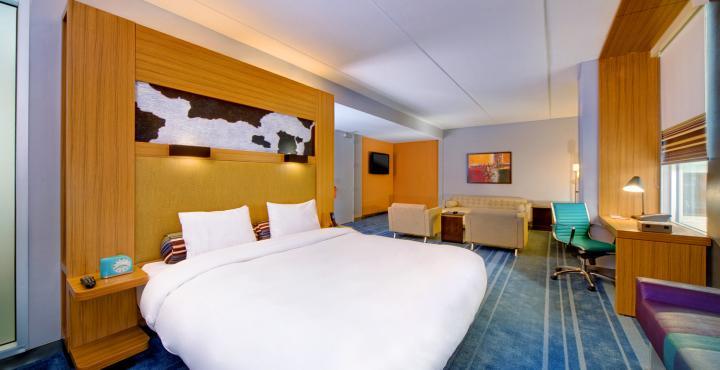 Vivanta Sg Highway Hotel 5*