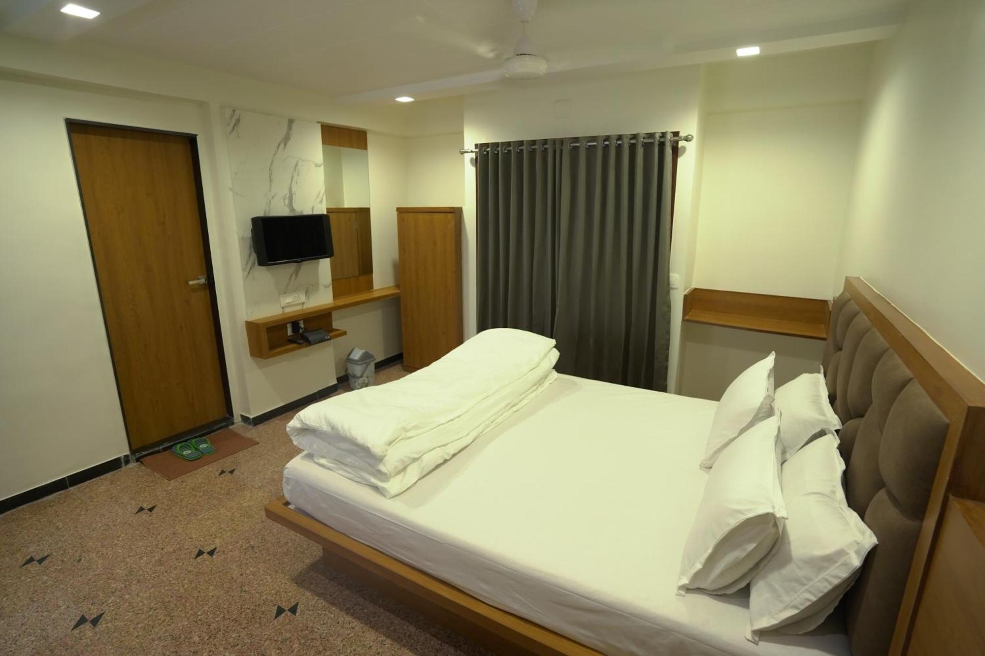 Shertown Hotel Ahmedabad