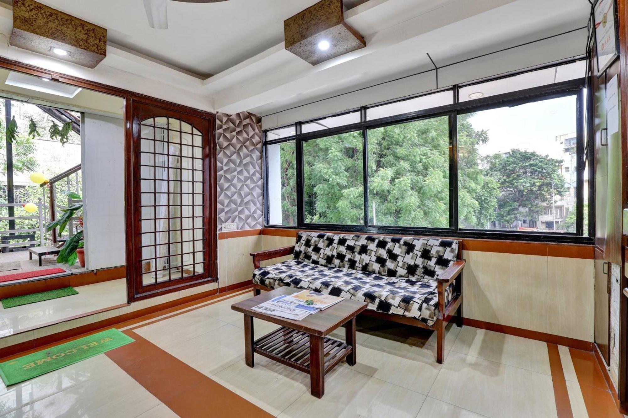 Hotel Collection O 82926 Royal Plaza 3*