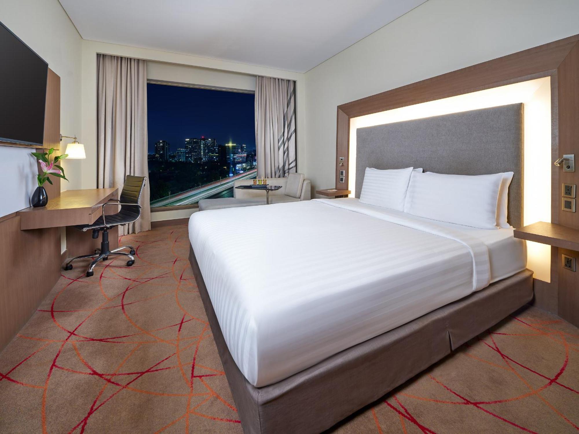 Novotel Hotel 5*