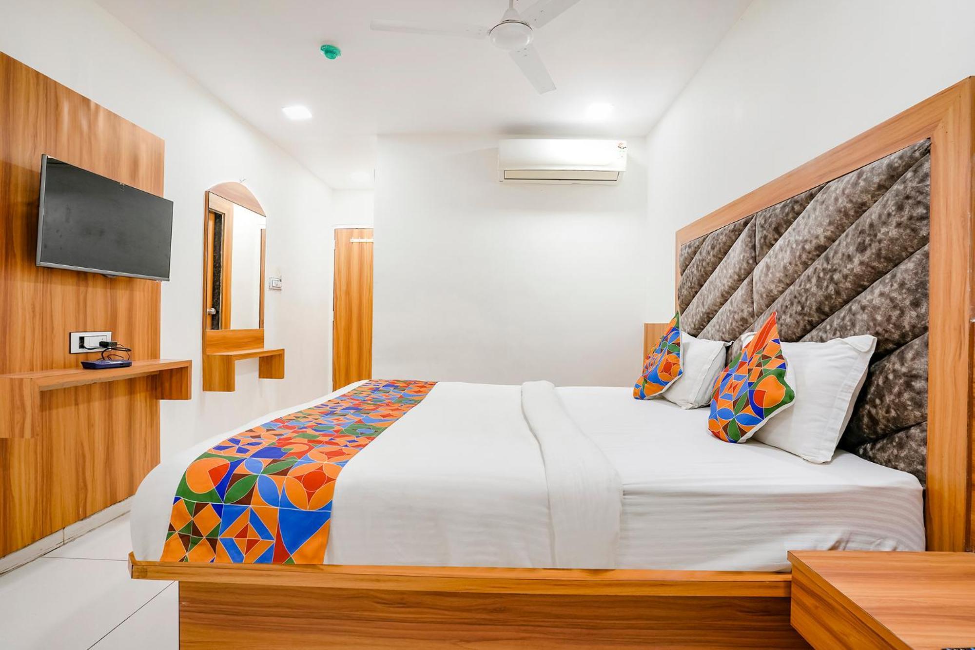 Hotel Fabhotel Silver Ahmedabad