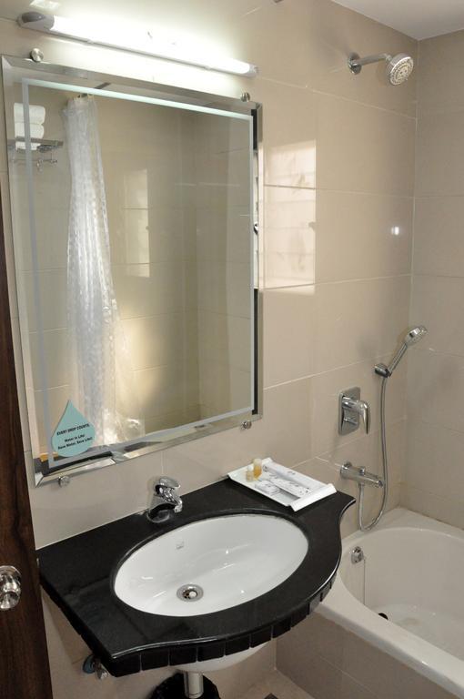 Hotel Grand Ambience 3*