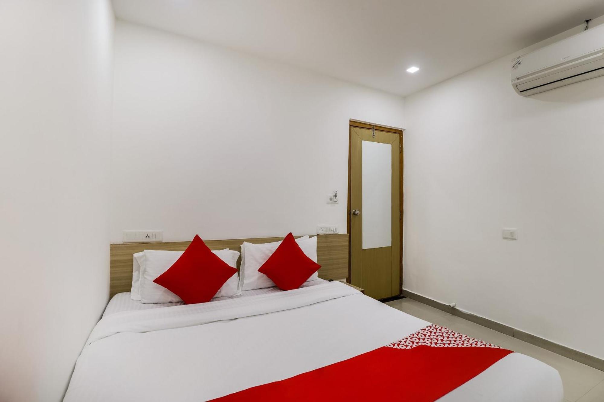 Oyo D Veeray Hotel 3*