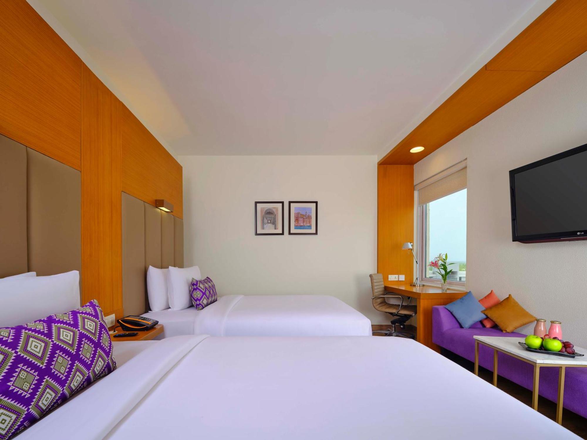 Hotel Vivanta Sg Highway 5*