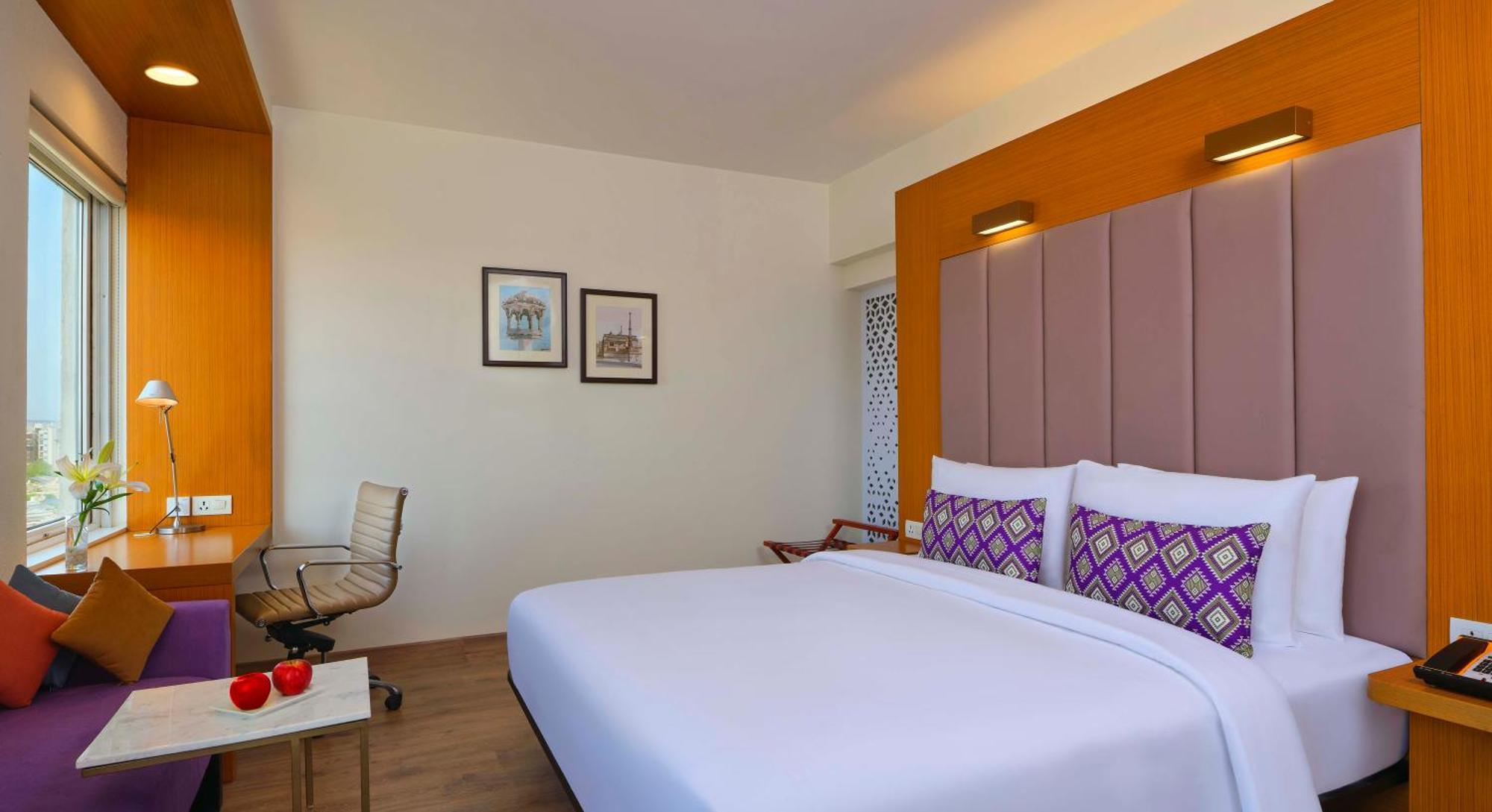 Hotel Vivanta Sg Highway Ahmedabad