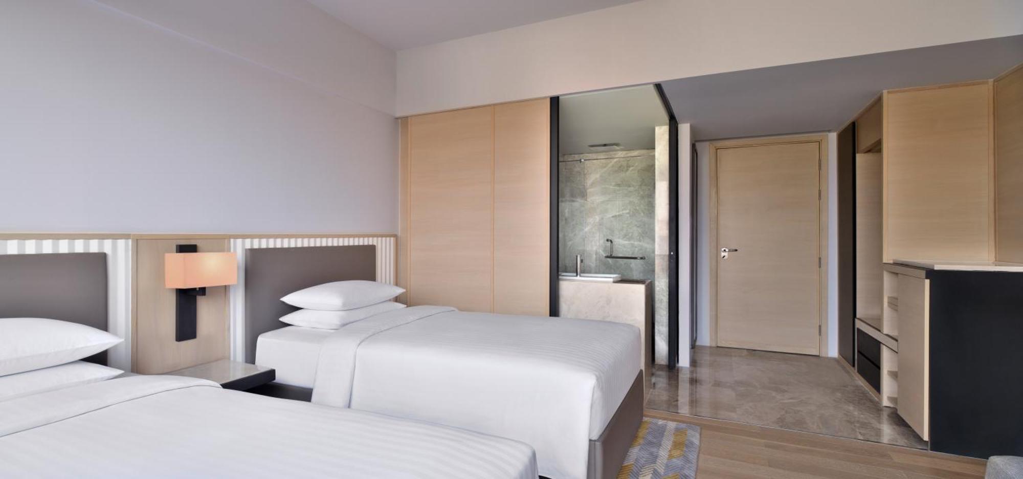 Courtyard By Marriott Sindhu Bhavan Road Hotel Ahmedabad