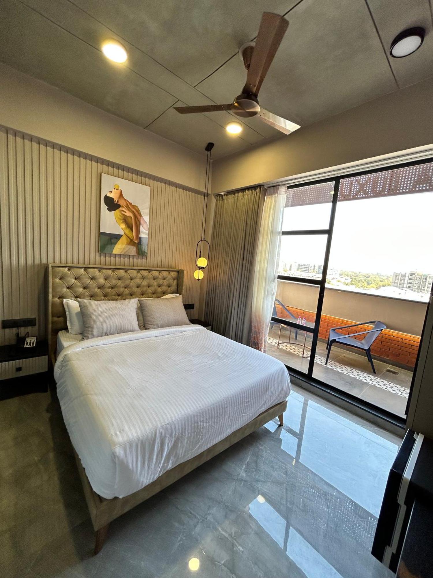 Hotel Apricot Motera 3*