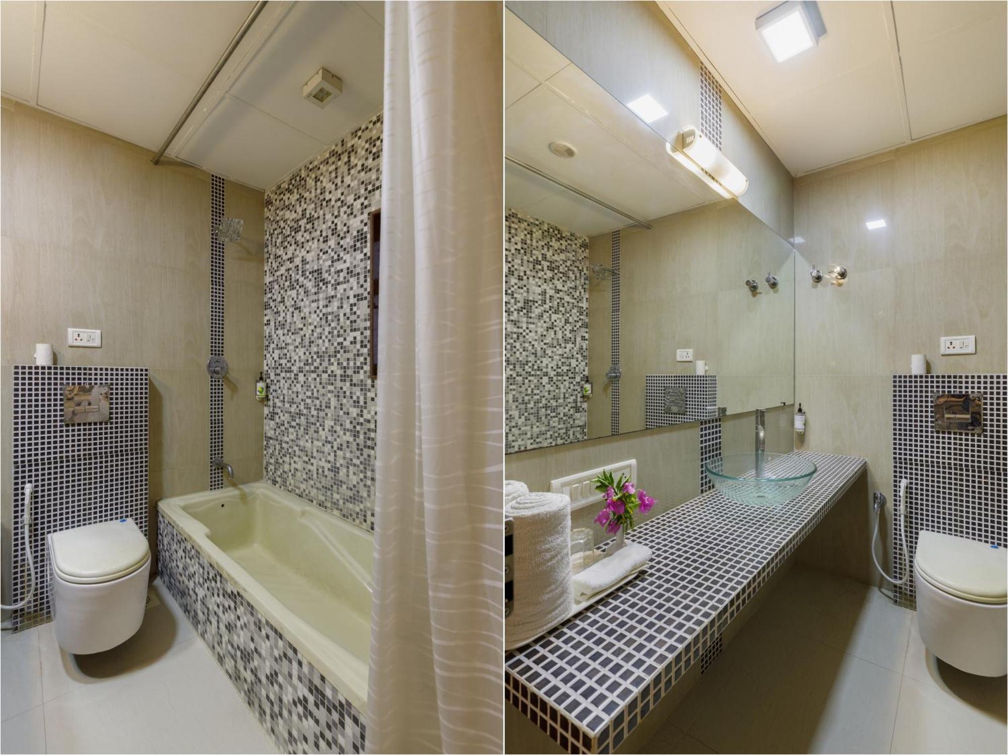 Hotel Oyo 2308 Crown