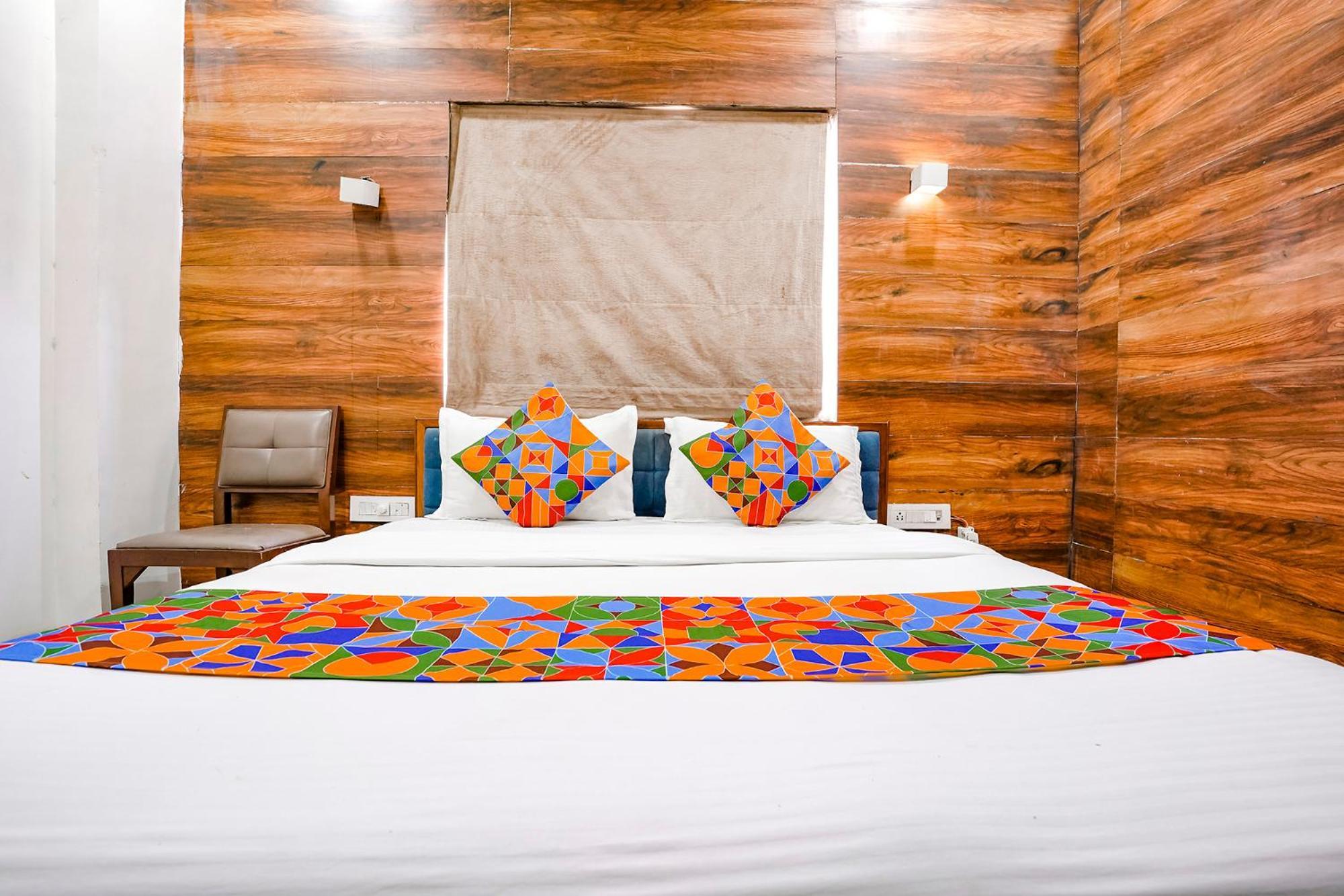 Hotel Fabhotel Kyra - Near Airport Road Ahmedabad