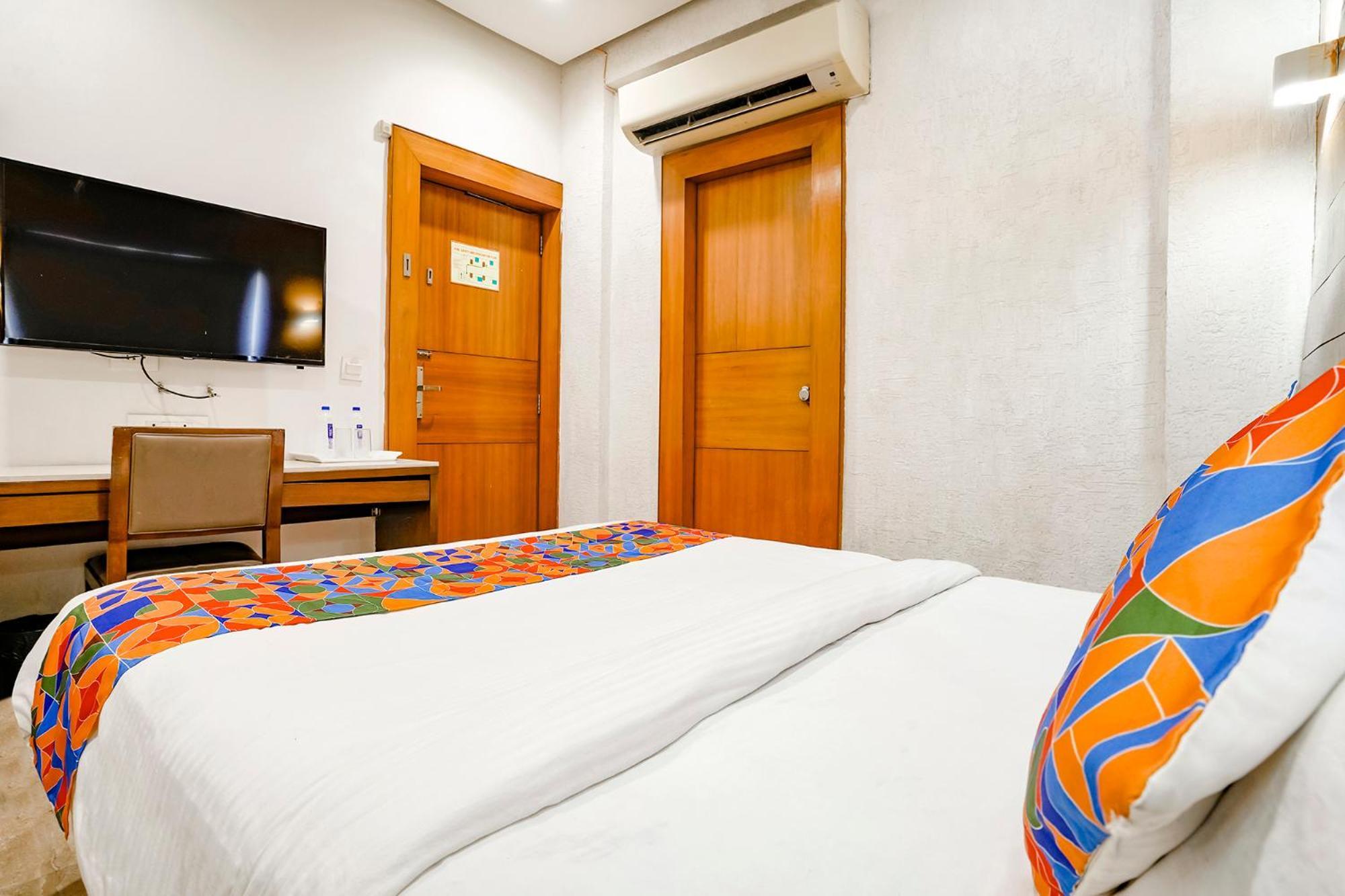 Fabhotel Kyra - Near Airport Road 4*