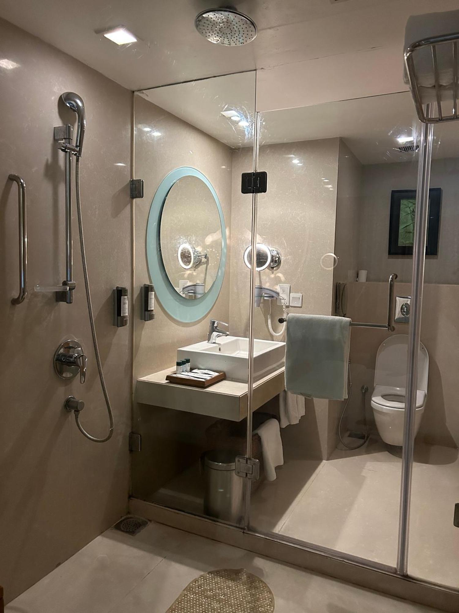 Fortune Select Sg Highway, - Member Itc Hotels' Group Hotel 5*