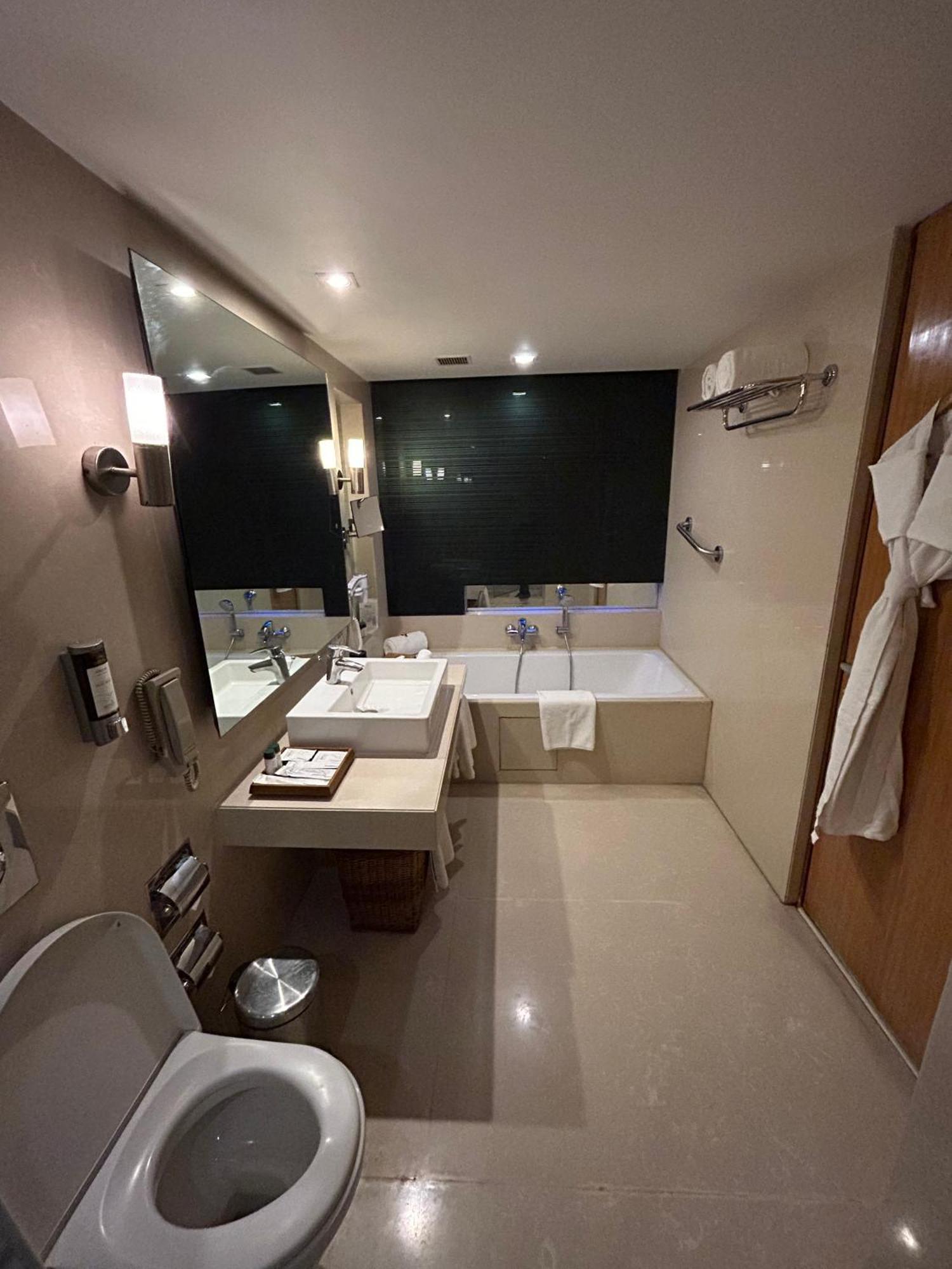 Fortune Select Sg Highway, - Member Itc Hotels' Group 5*