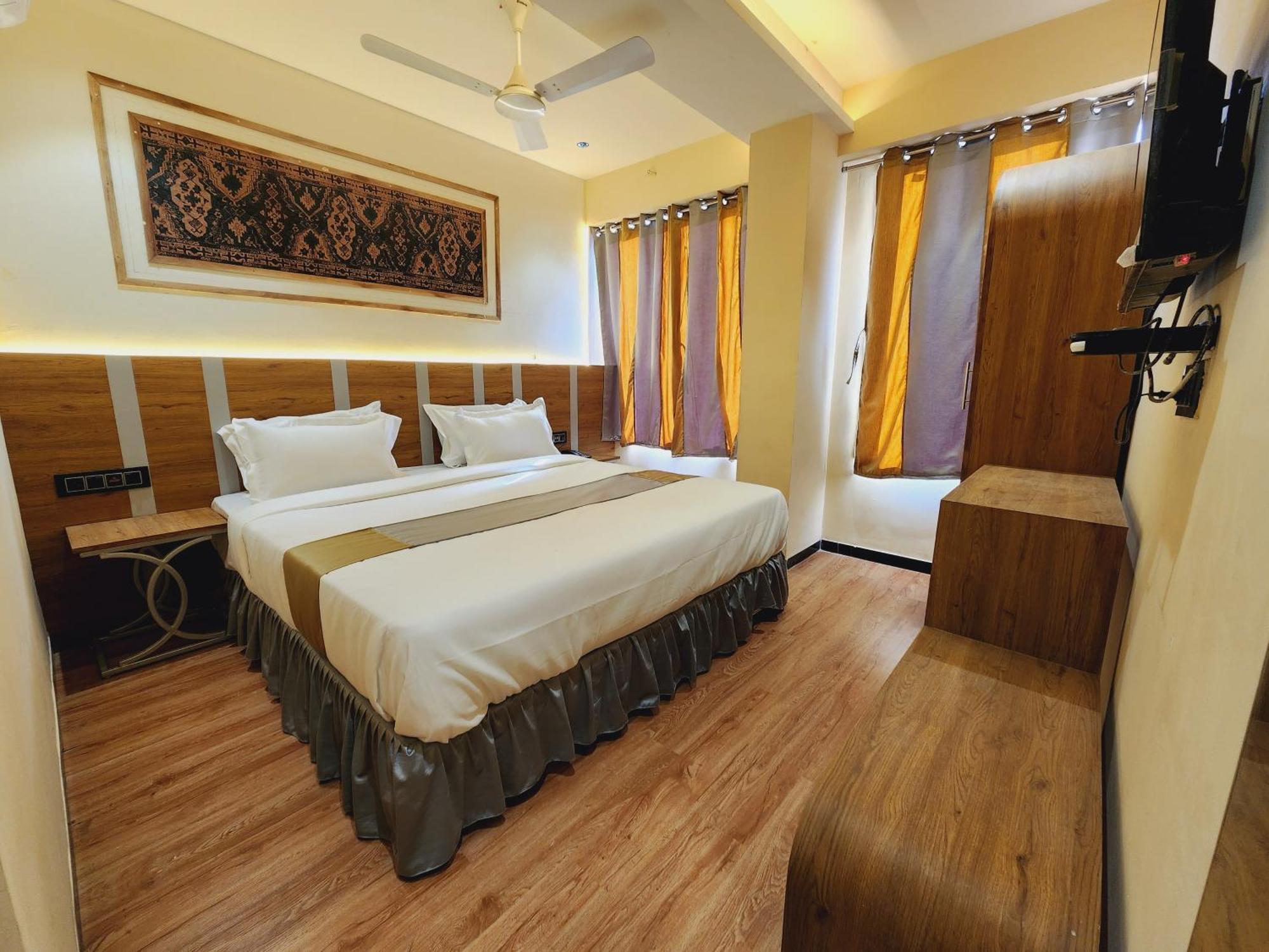 Hotel Nova Bopal 3*