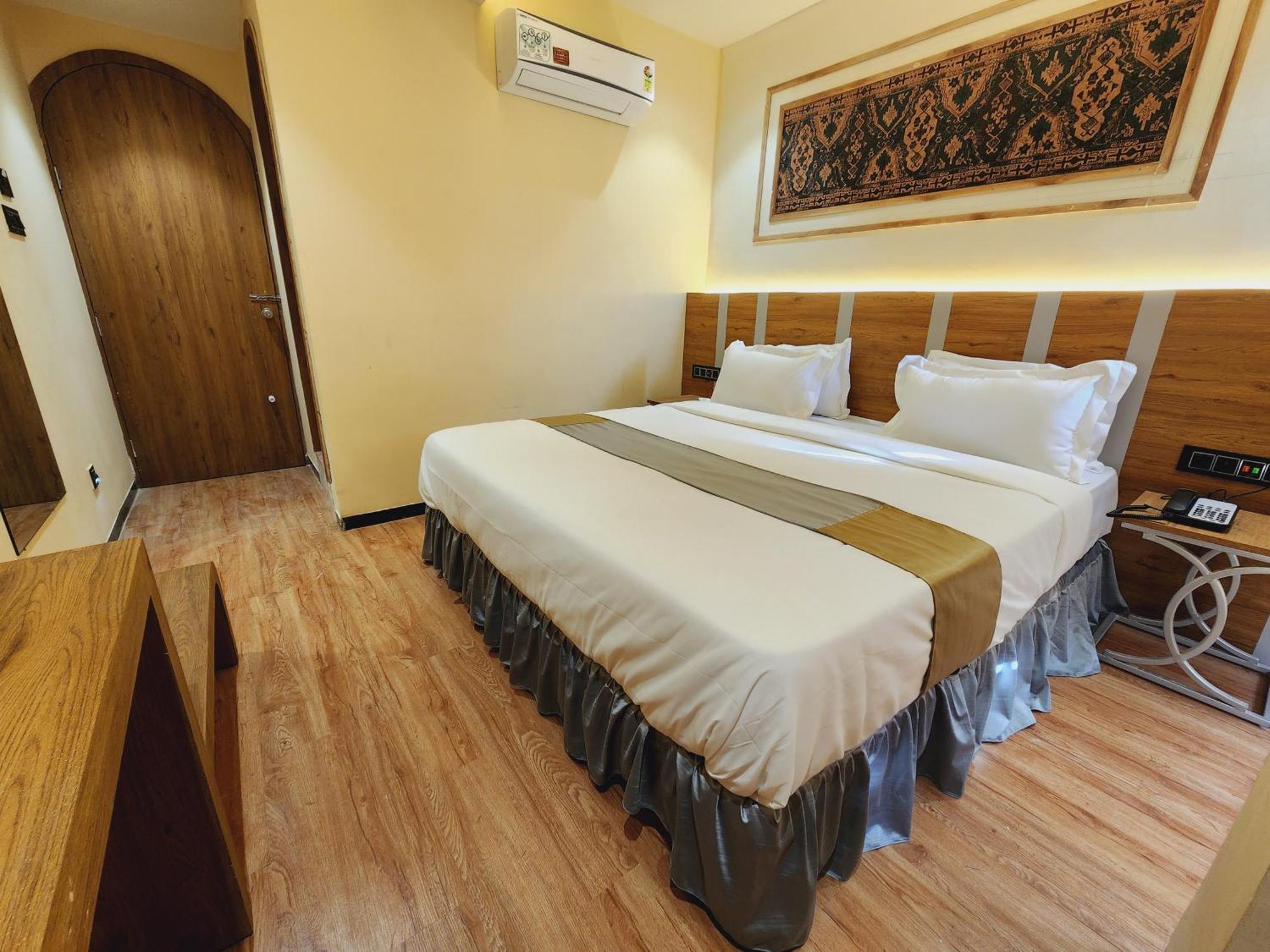 Hotel Nova Bopal 3*