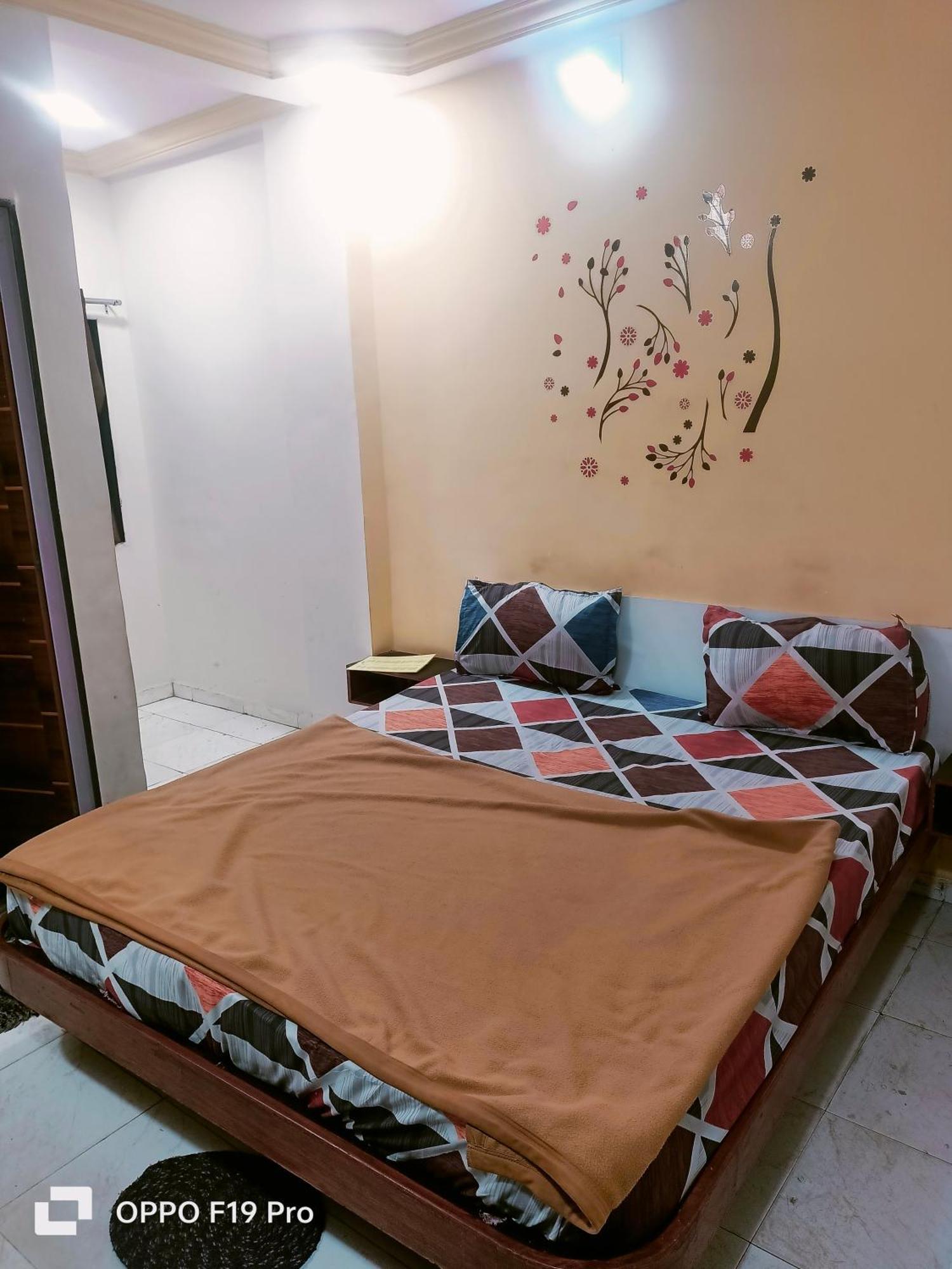 Sarovar Narol Guest house *