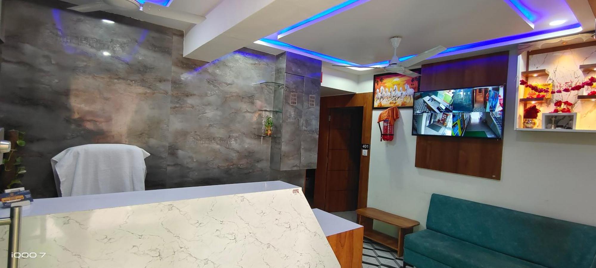 New Kunj Hotel 3*