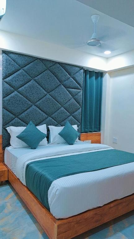 New Kunj Hotel 3*