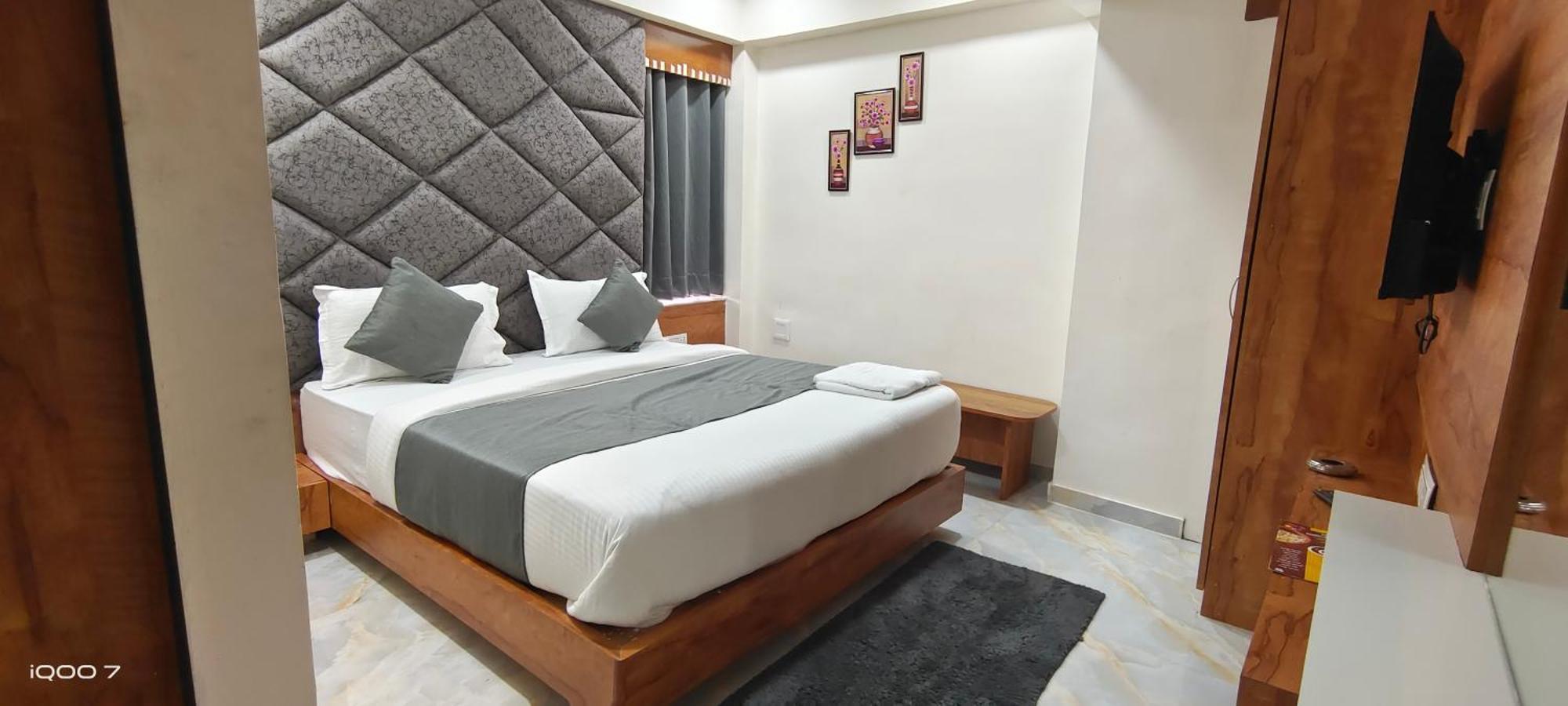 New Kunj 3*
