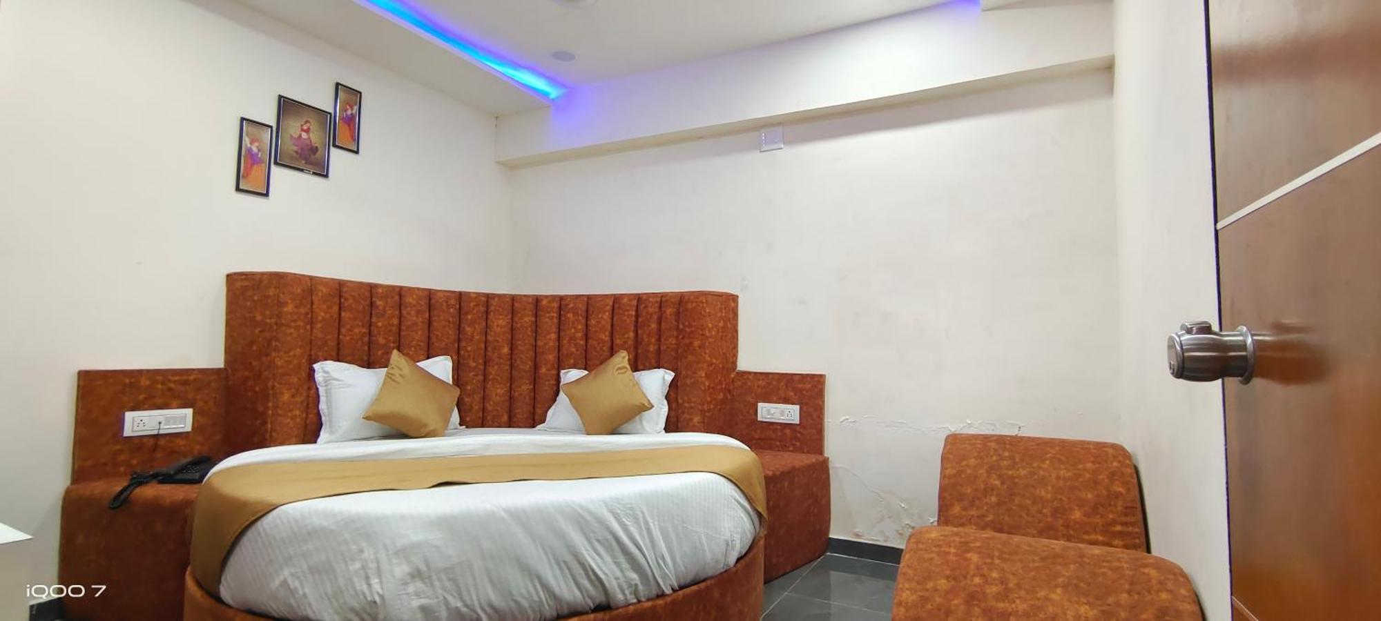 New Kunj Hotel