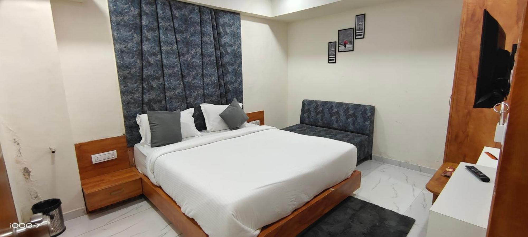 New Kunj Hotel Ahmedabad