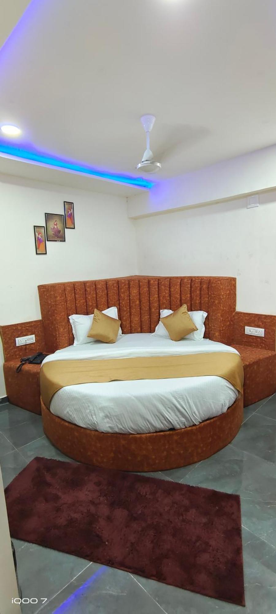 New Kunj Hotel Ahmedabad