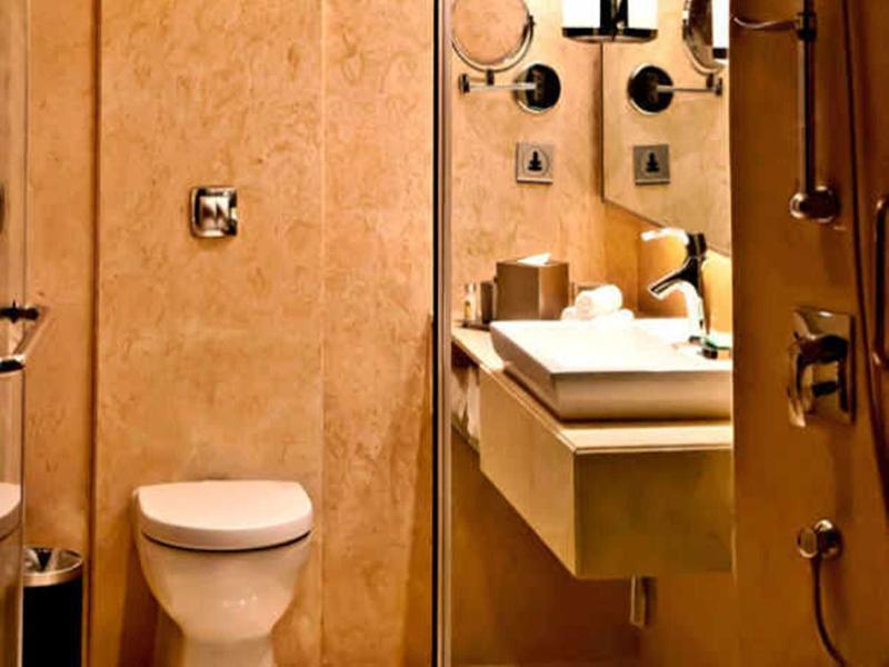 Courtyard By Marriott Hotel 5*