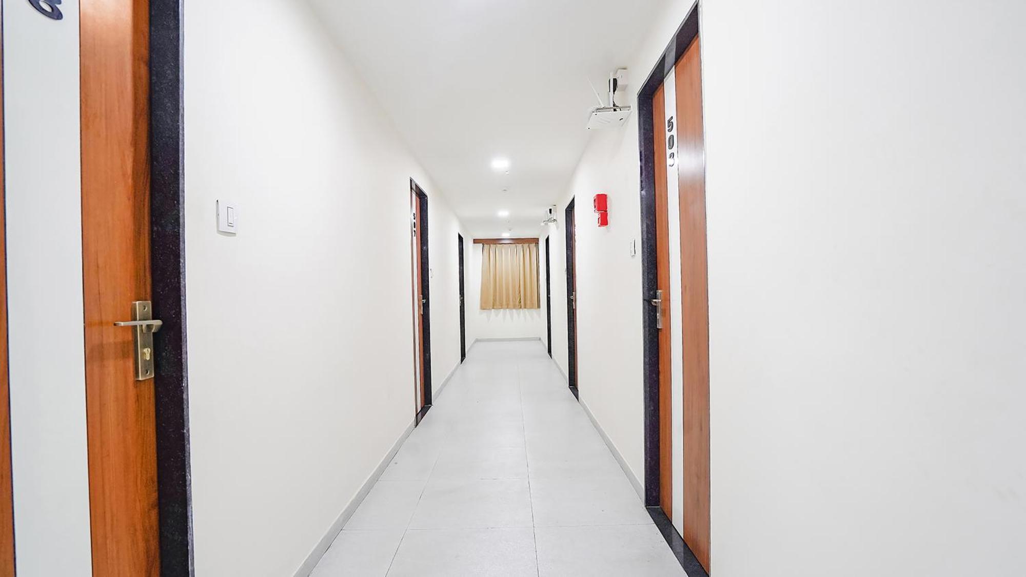 Hotel Fabhotel Vishala In