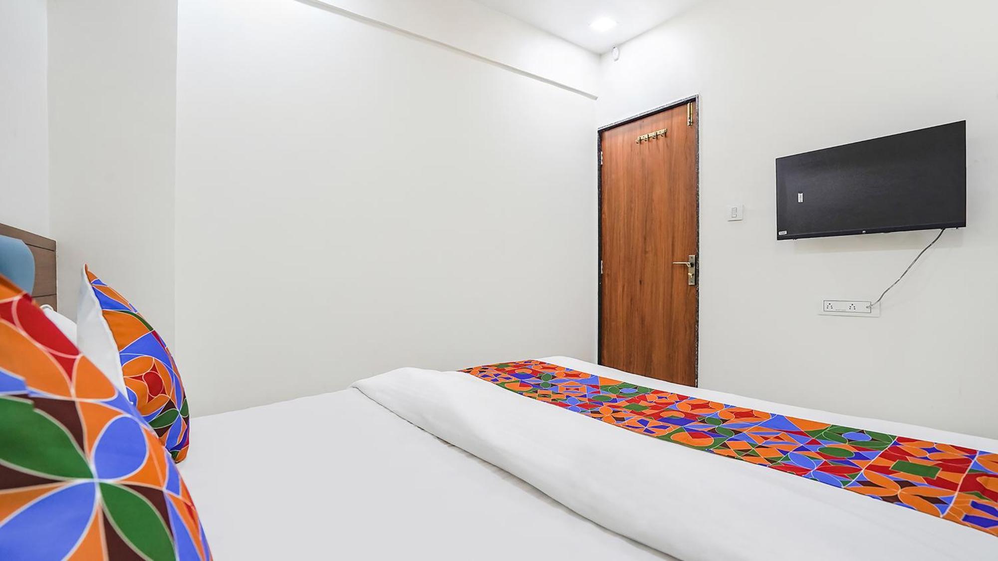 Hotel Fabhotel Vishala In