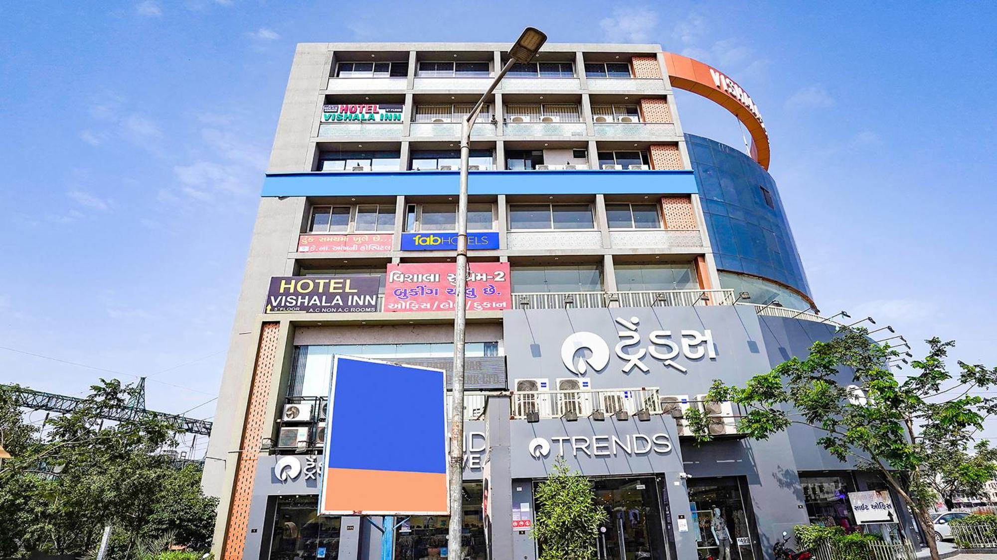 Hotel Fabhotel Vishala In