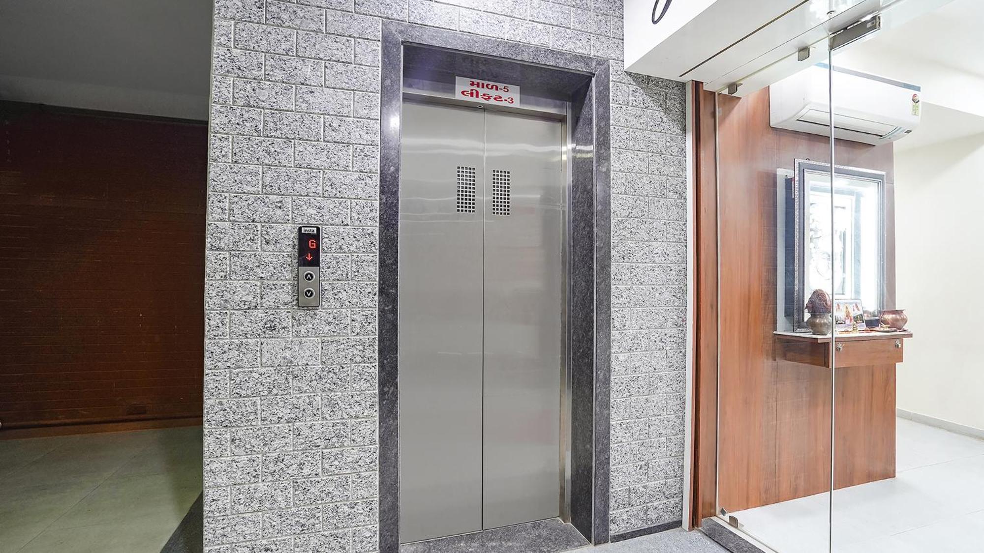 Hotel Fabhotel Vishala In Ahmedabad