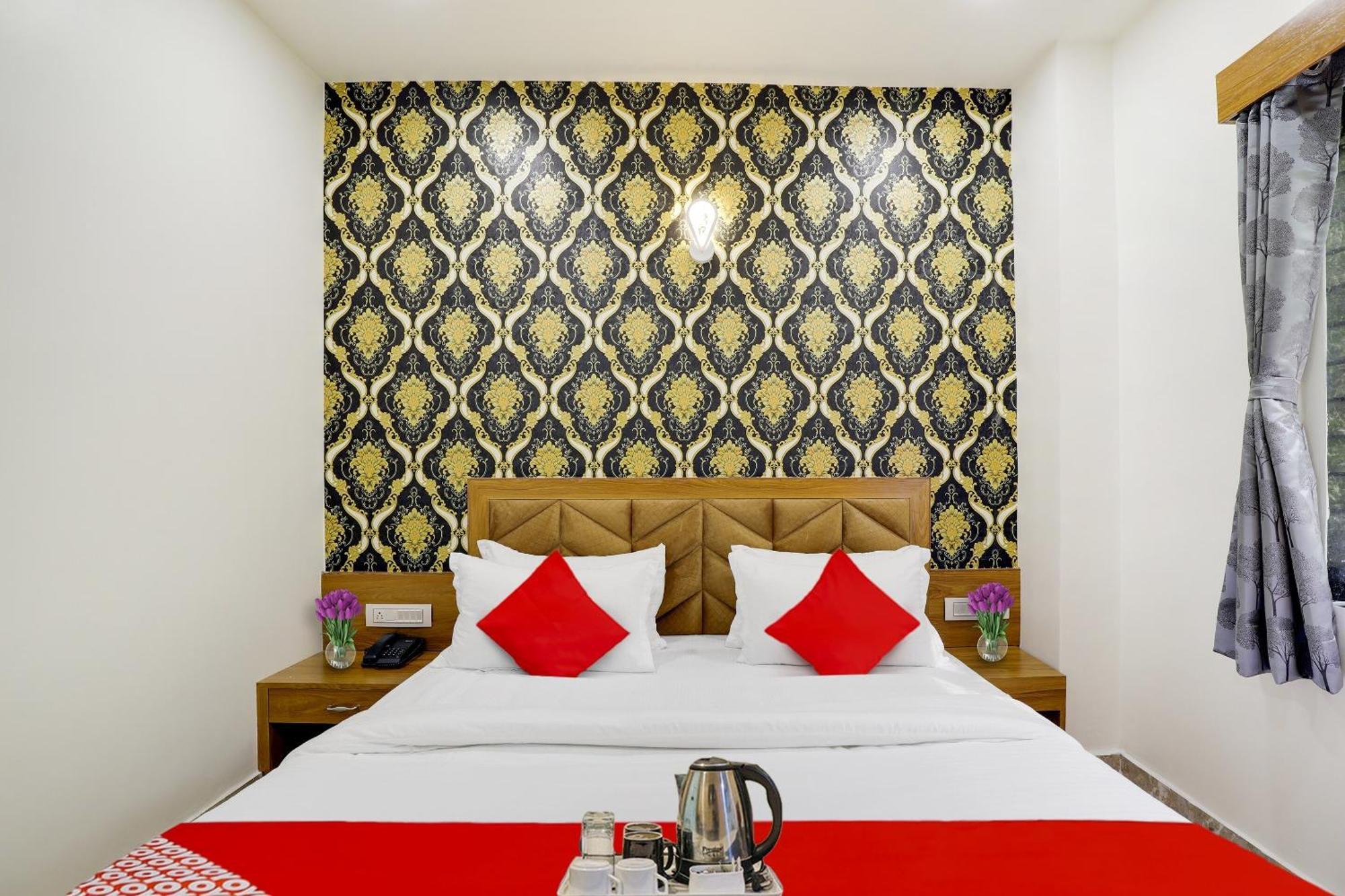Collection O Park Hotel 3*