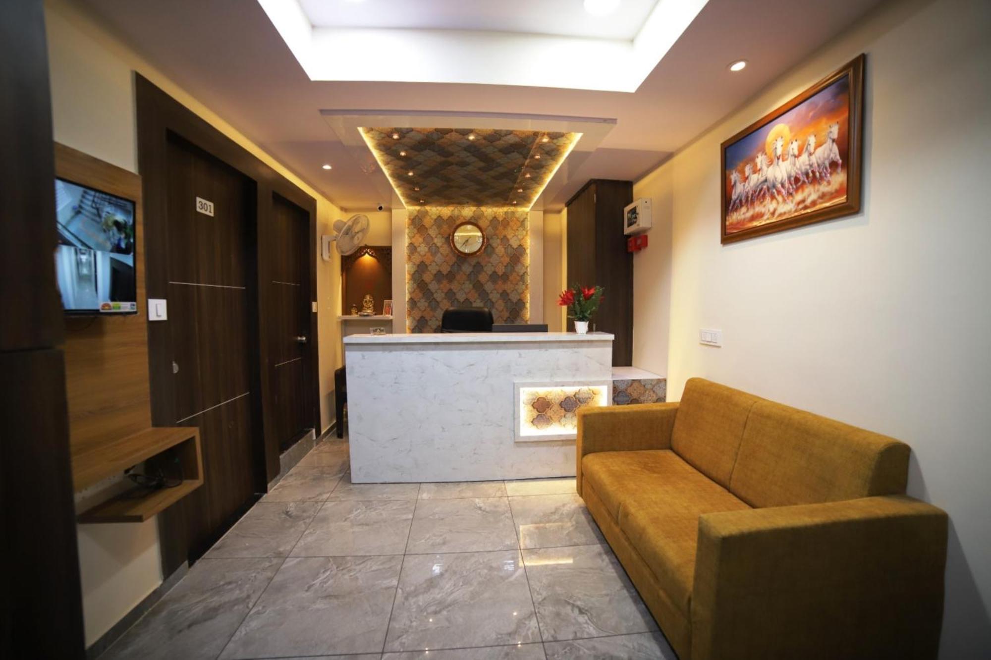 Surya Hotel 2*