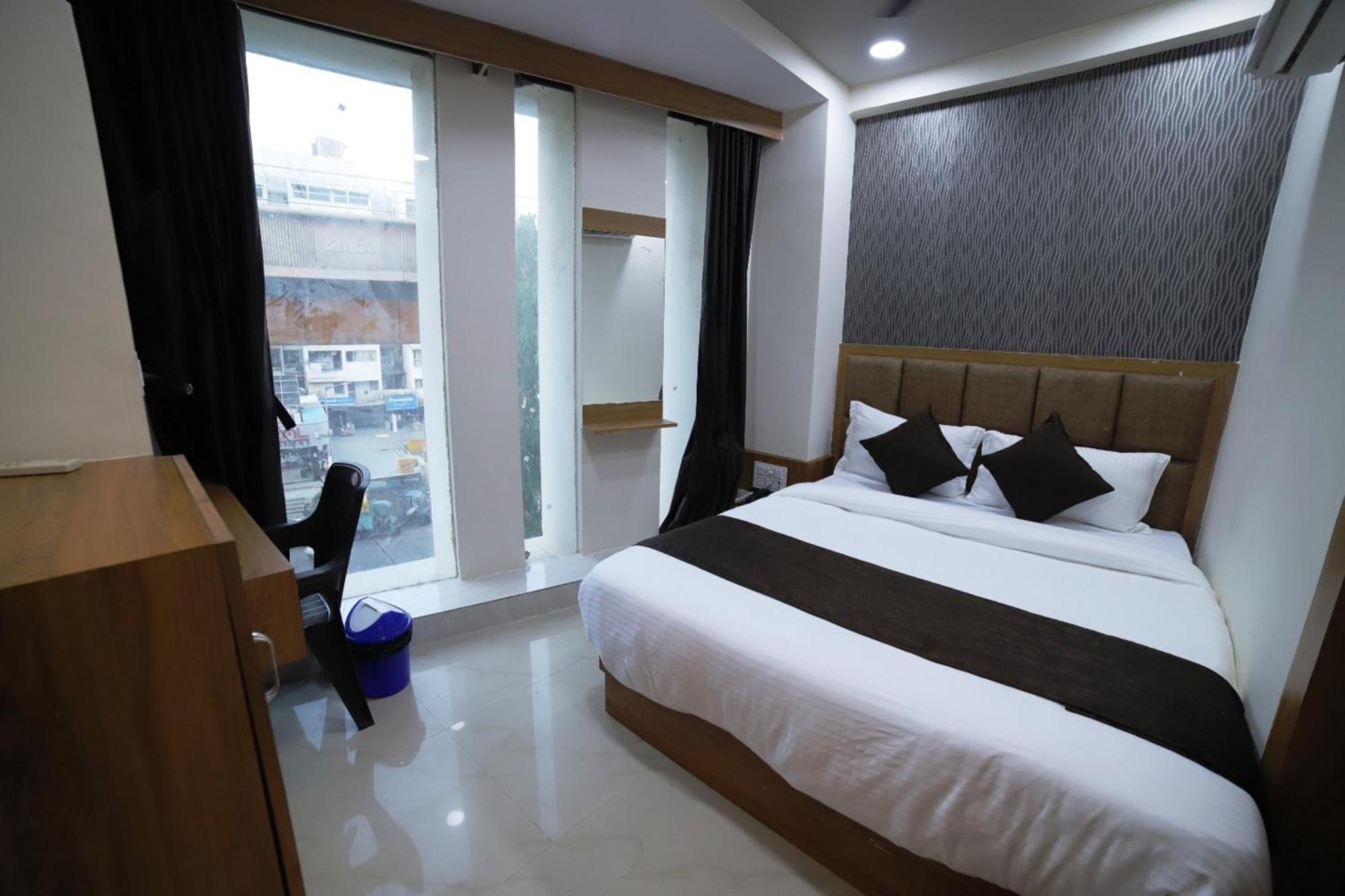 Hotel Surya 2*