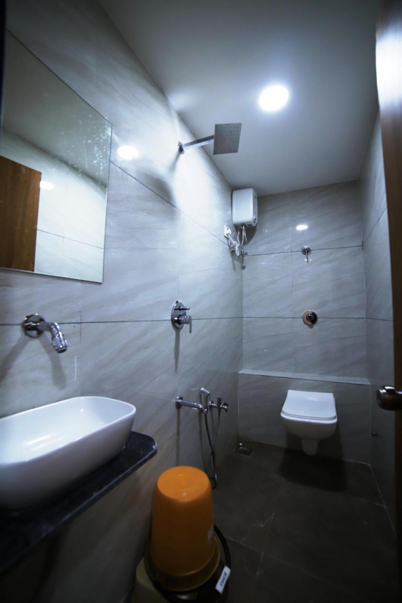 Hotel Surya 2*