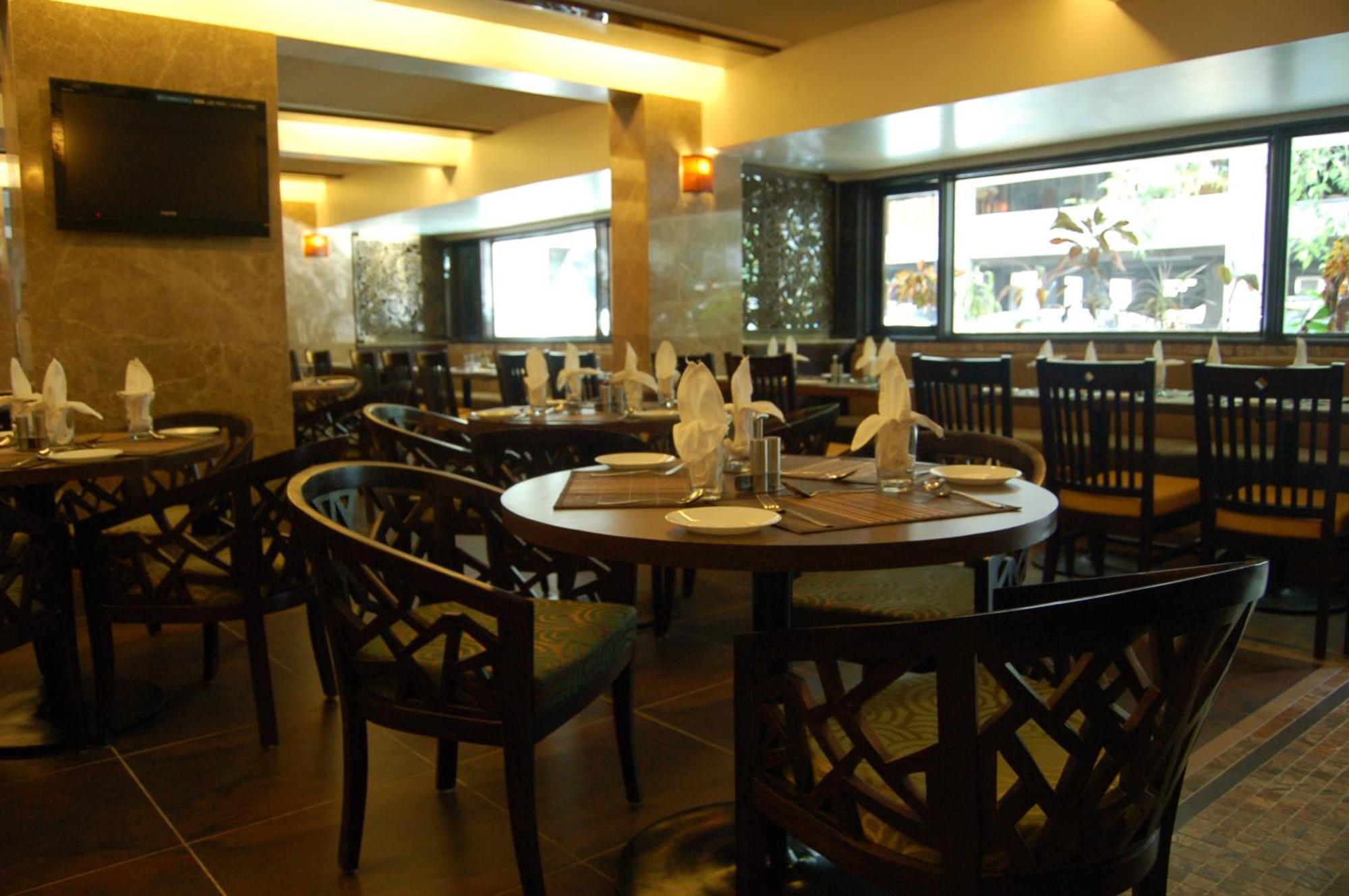 Hotel Comfort President Near Junction Station Ahmedabad