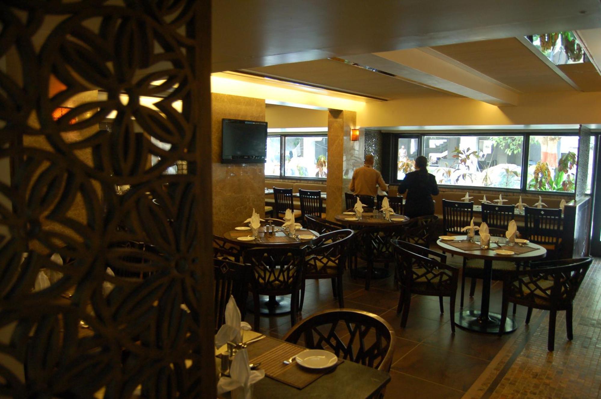 Hotel Comfort President Near Junction Station Ahmedabad