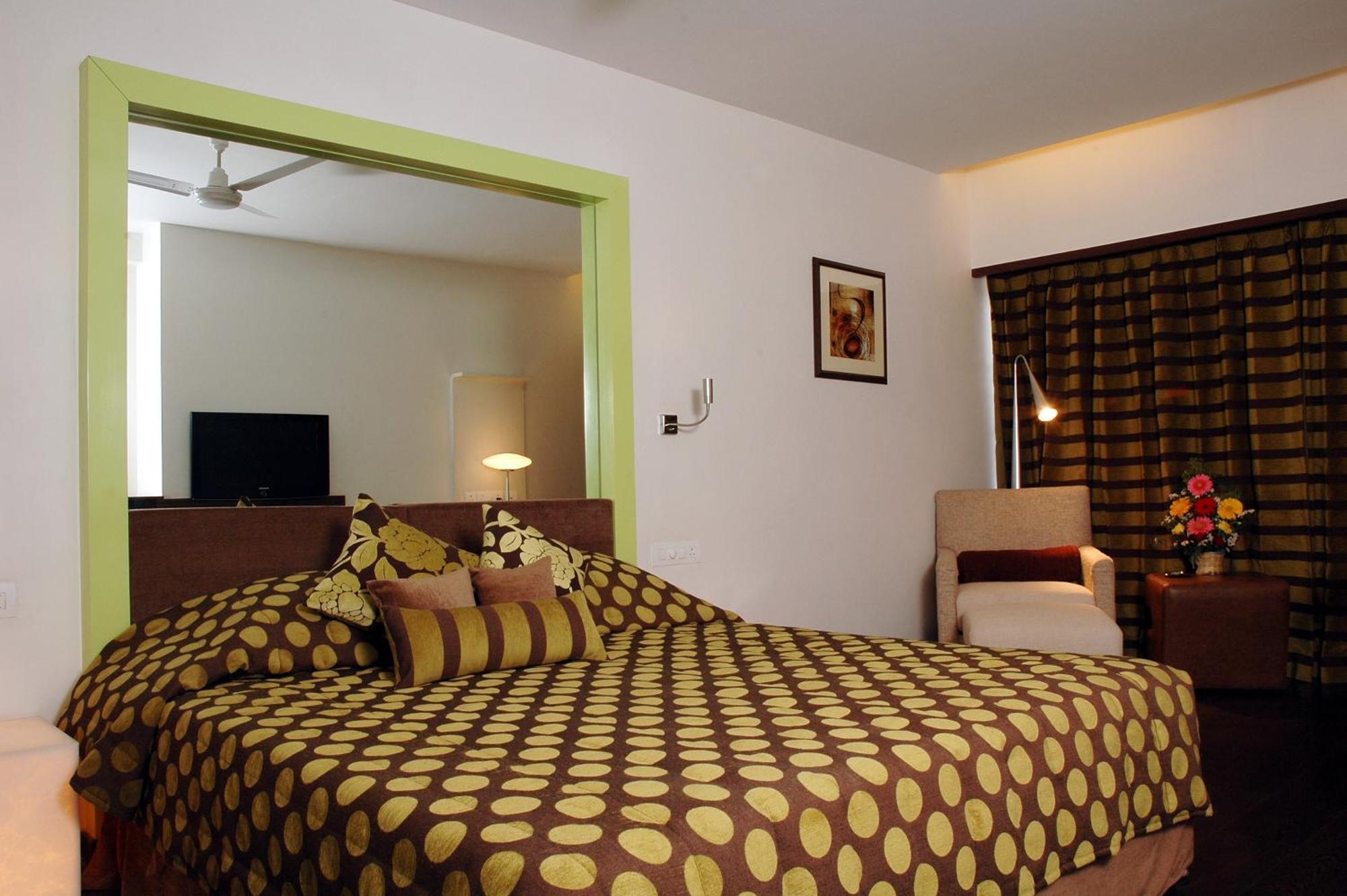 Hotel The Fern Residency, Subhash Bridge,