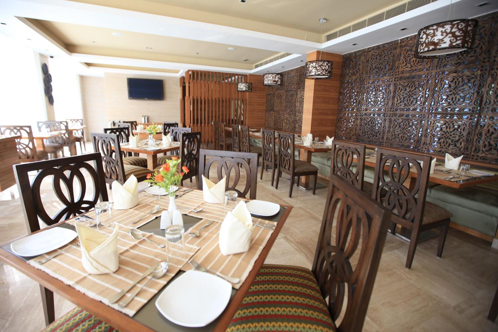 Riverview Hotel 3*
