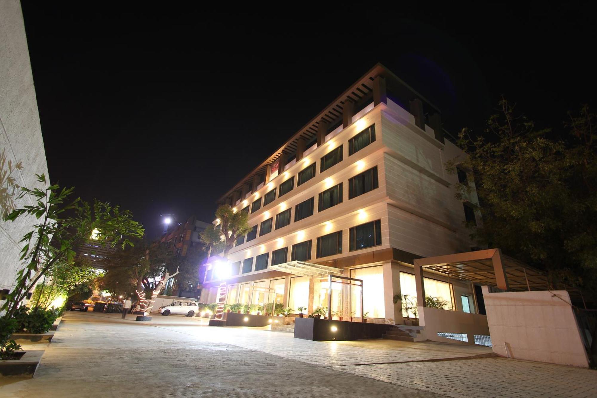 Hotel Riverview Ahmedabad