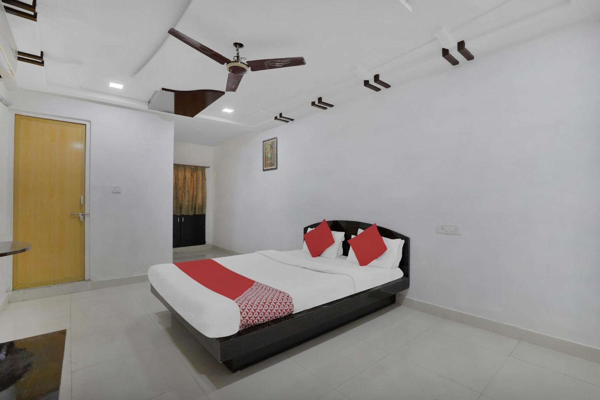 Hotel O Rudra Palace 4*