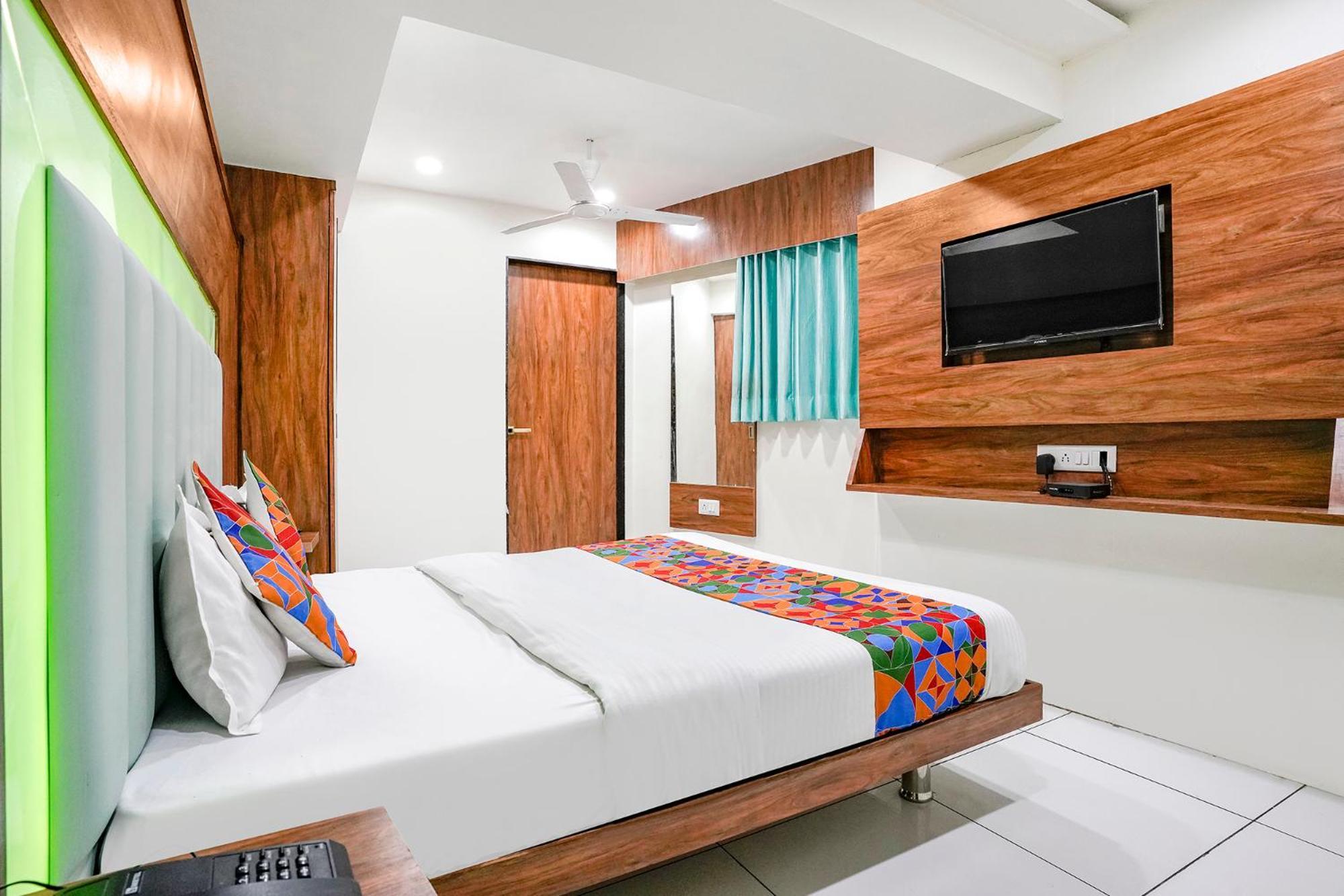 Hotel Fabexpress Royal Bird 3*