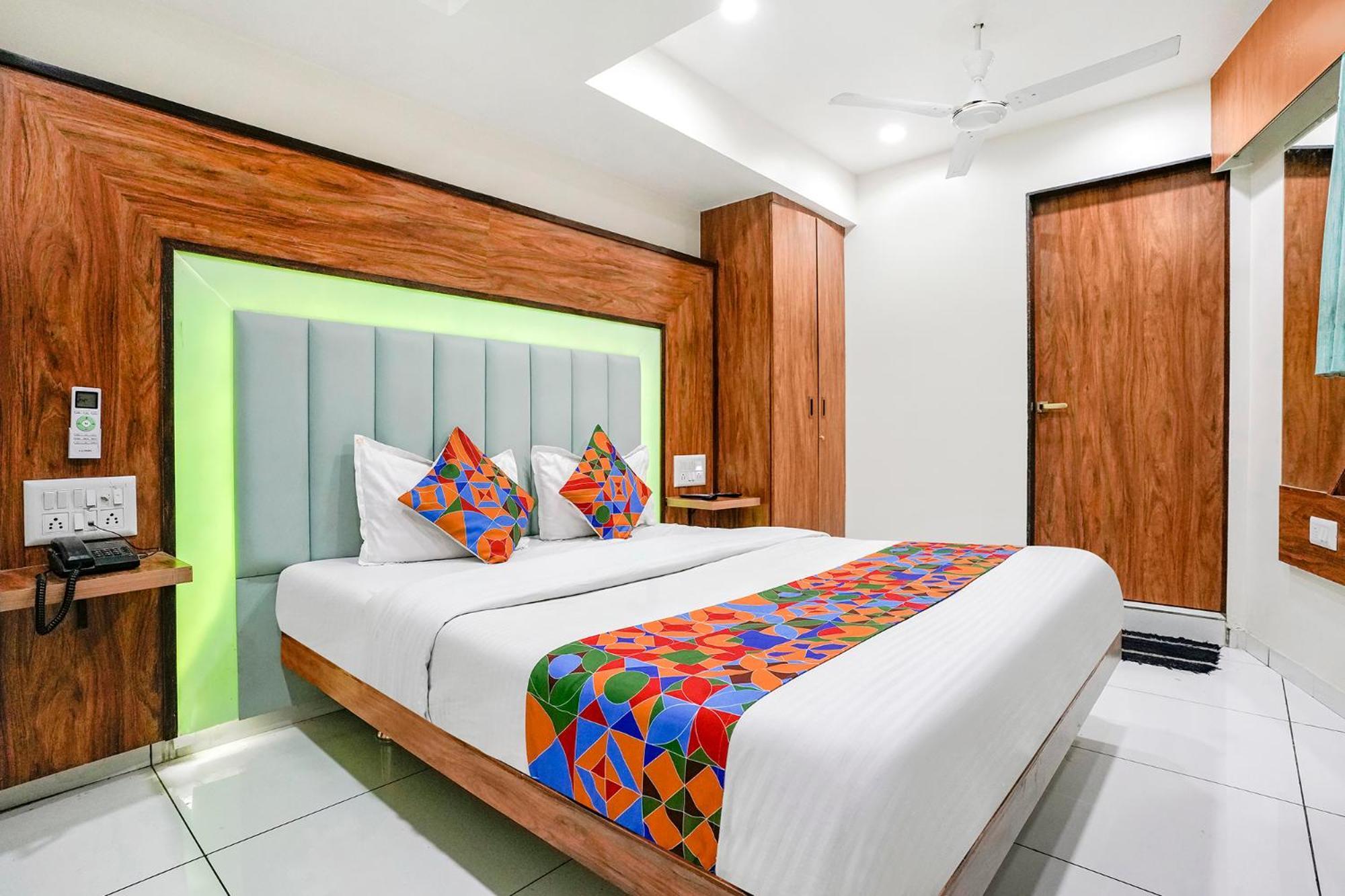Hotel Fabexpress Royal Bird Ahmedabad