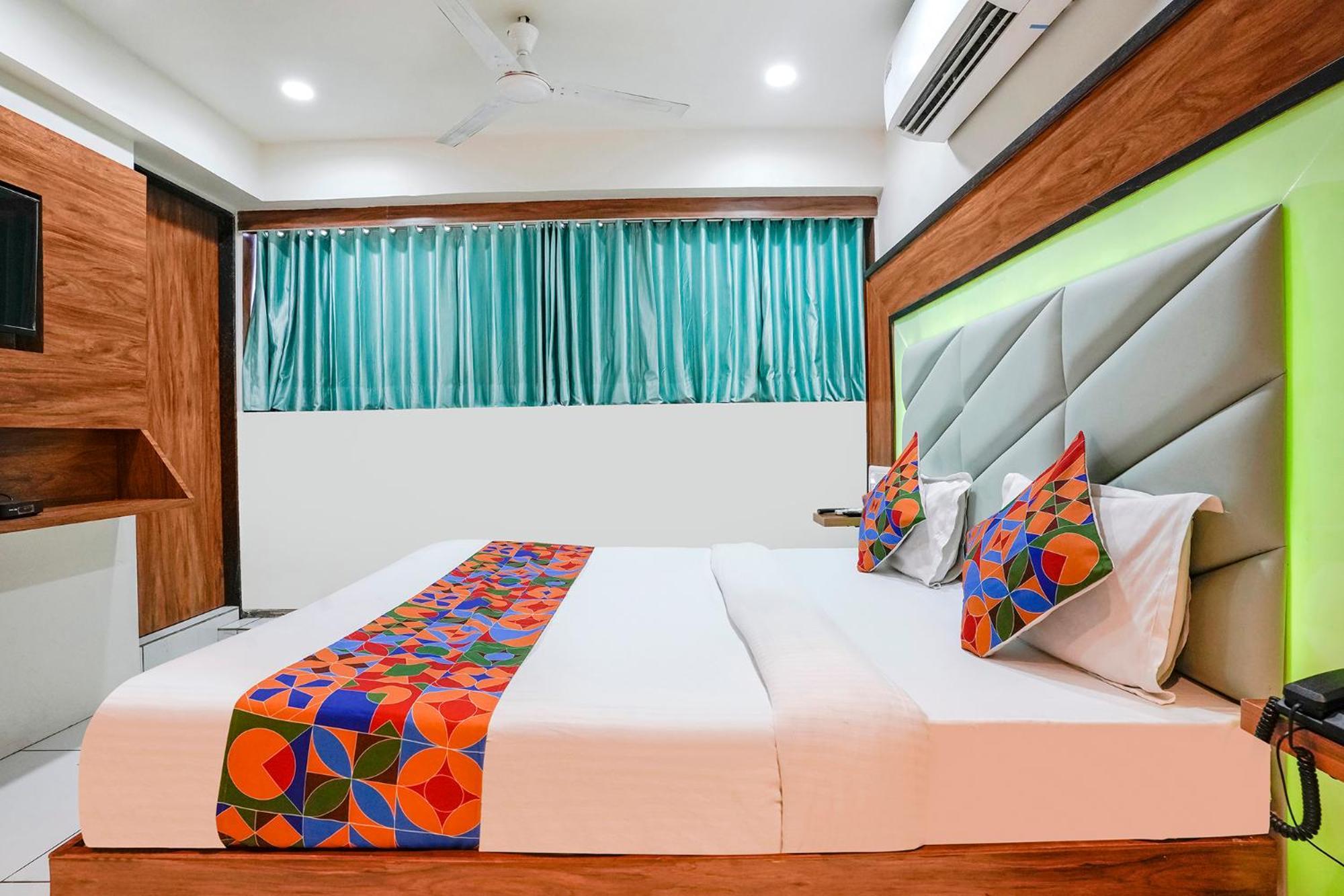 Hotel Fabexpress Royal Bird 3*