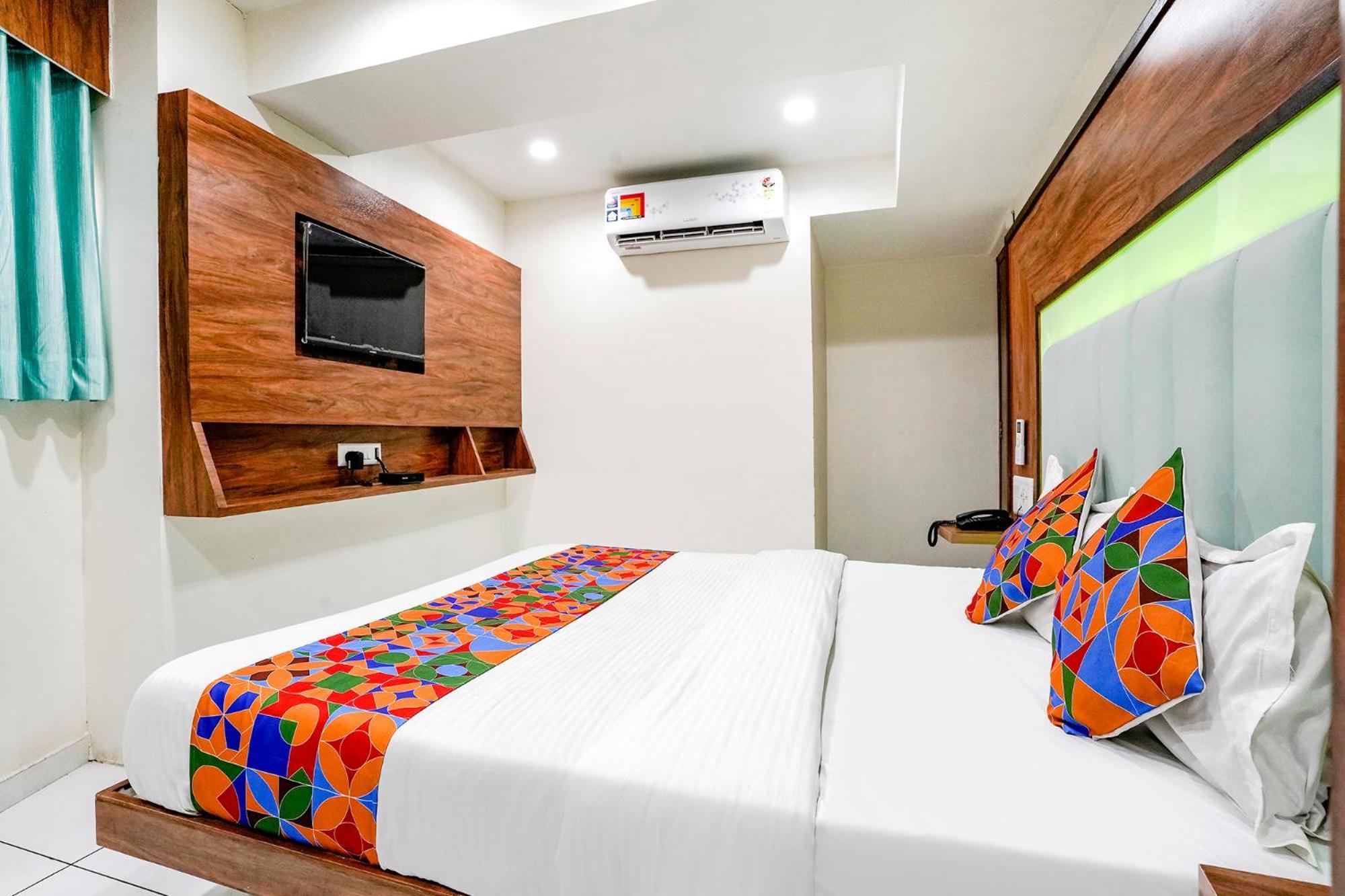 Hotel Fabexpress Royal Bird 3*