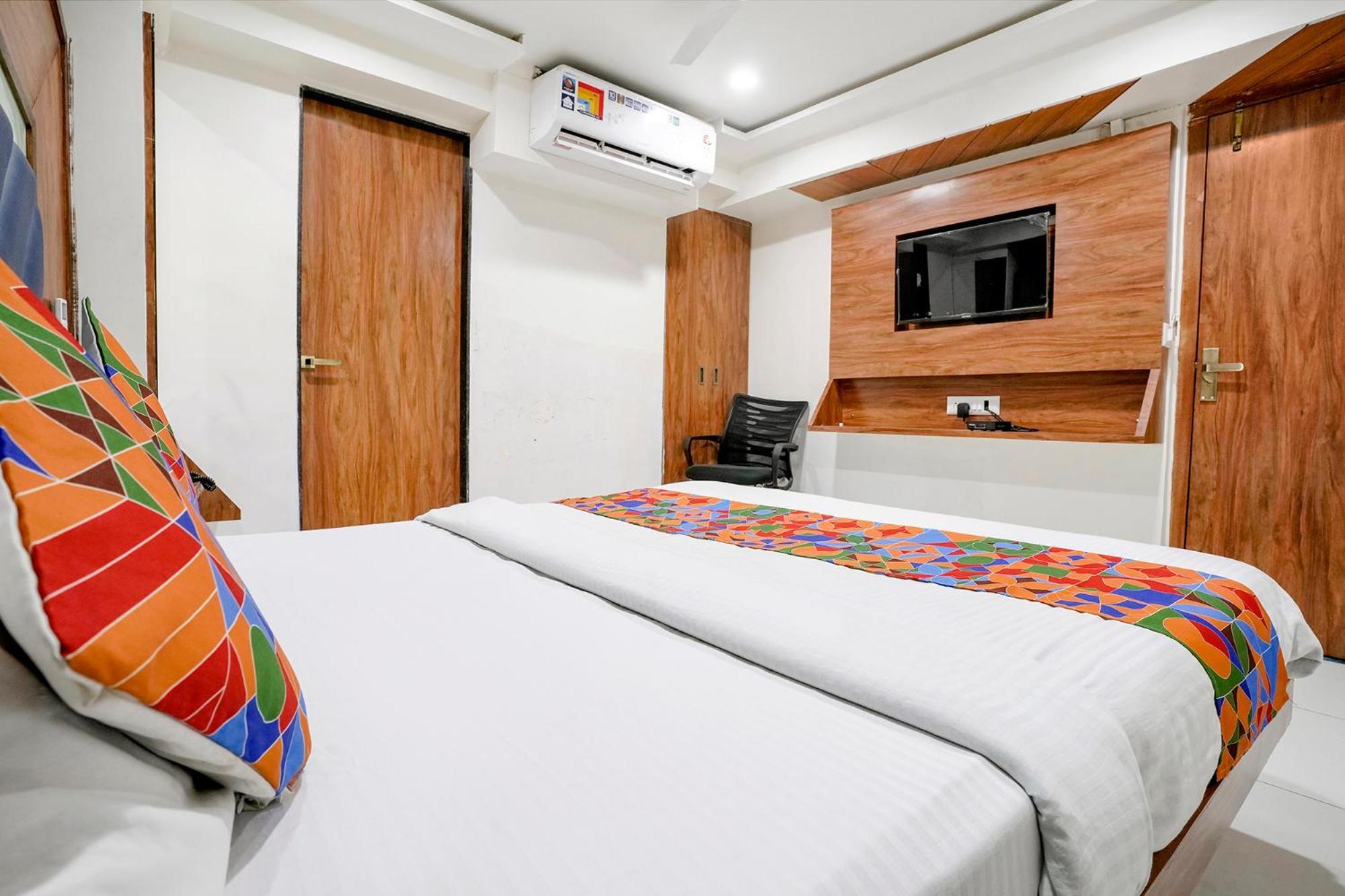 Hotel Fabexpress Royal Bird Ahmedabad