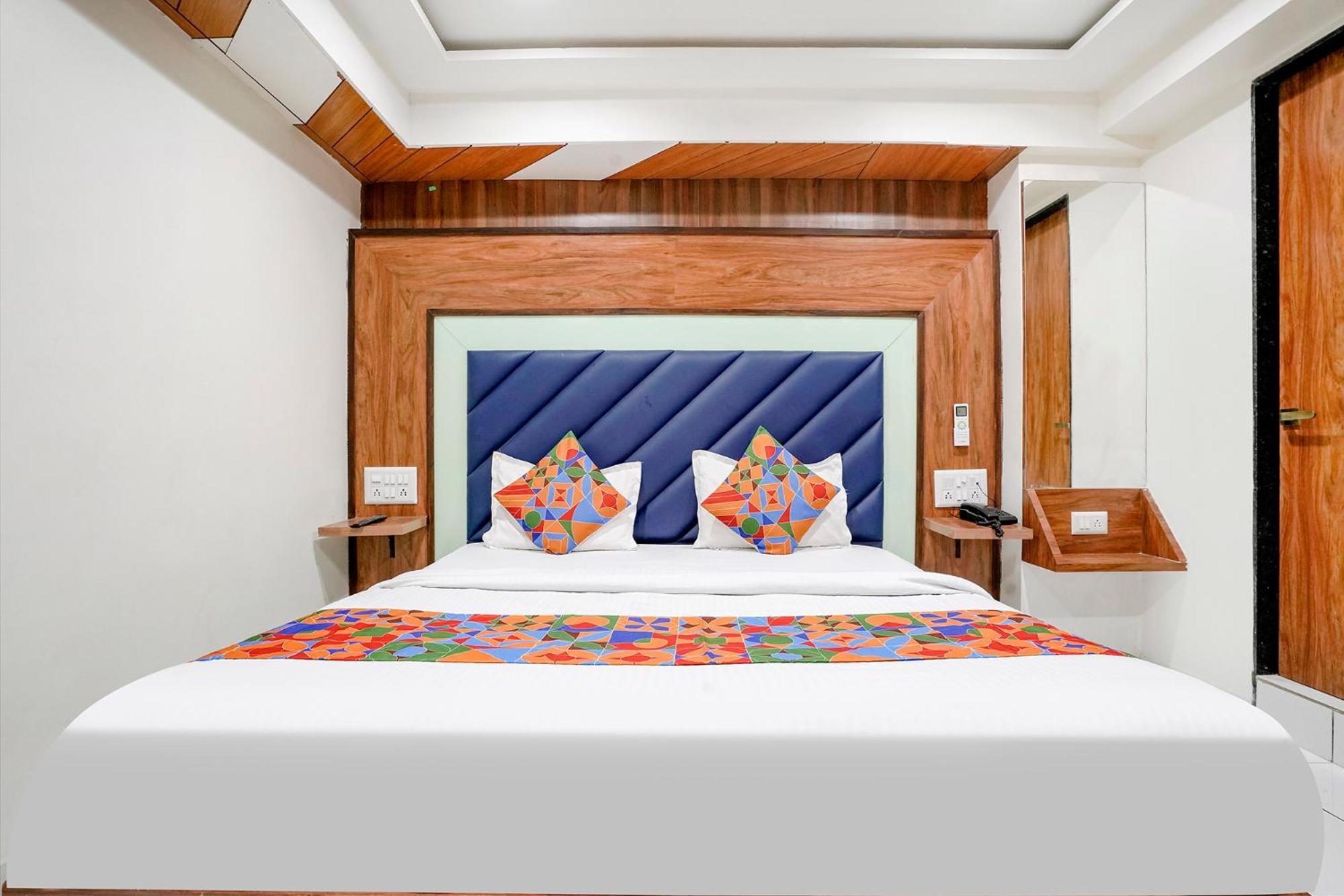 Hotel Fabexpress Royal Bird 3*