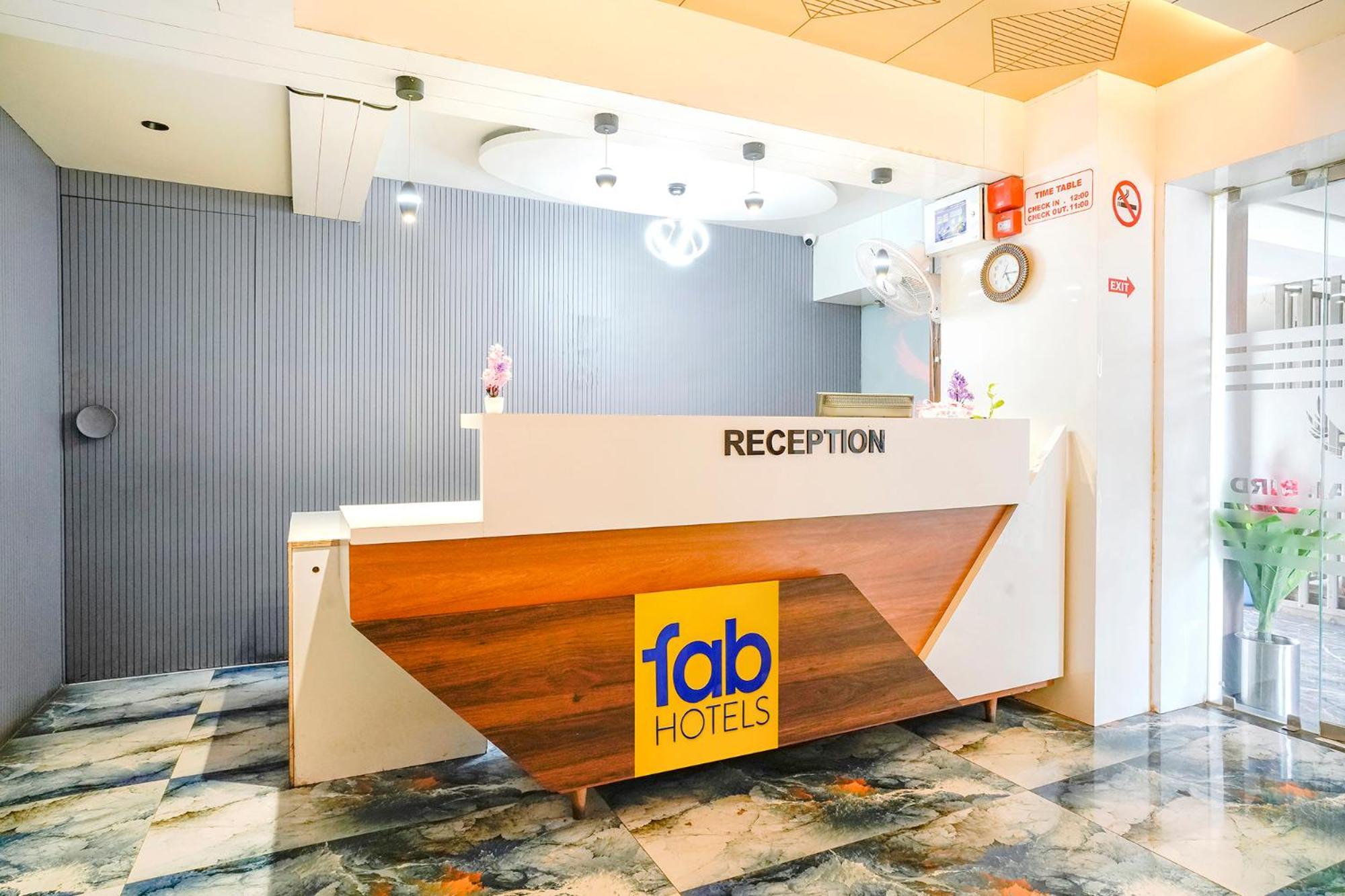 Hotel Fabexpress Royal Bird 3*