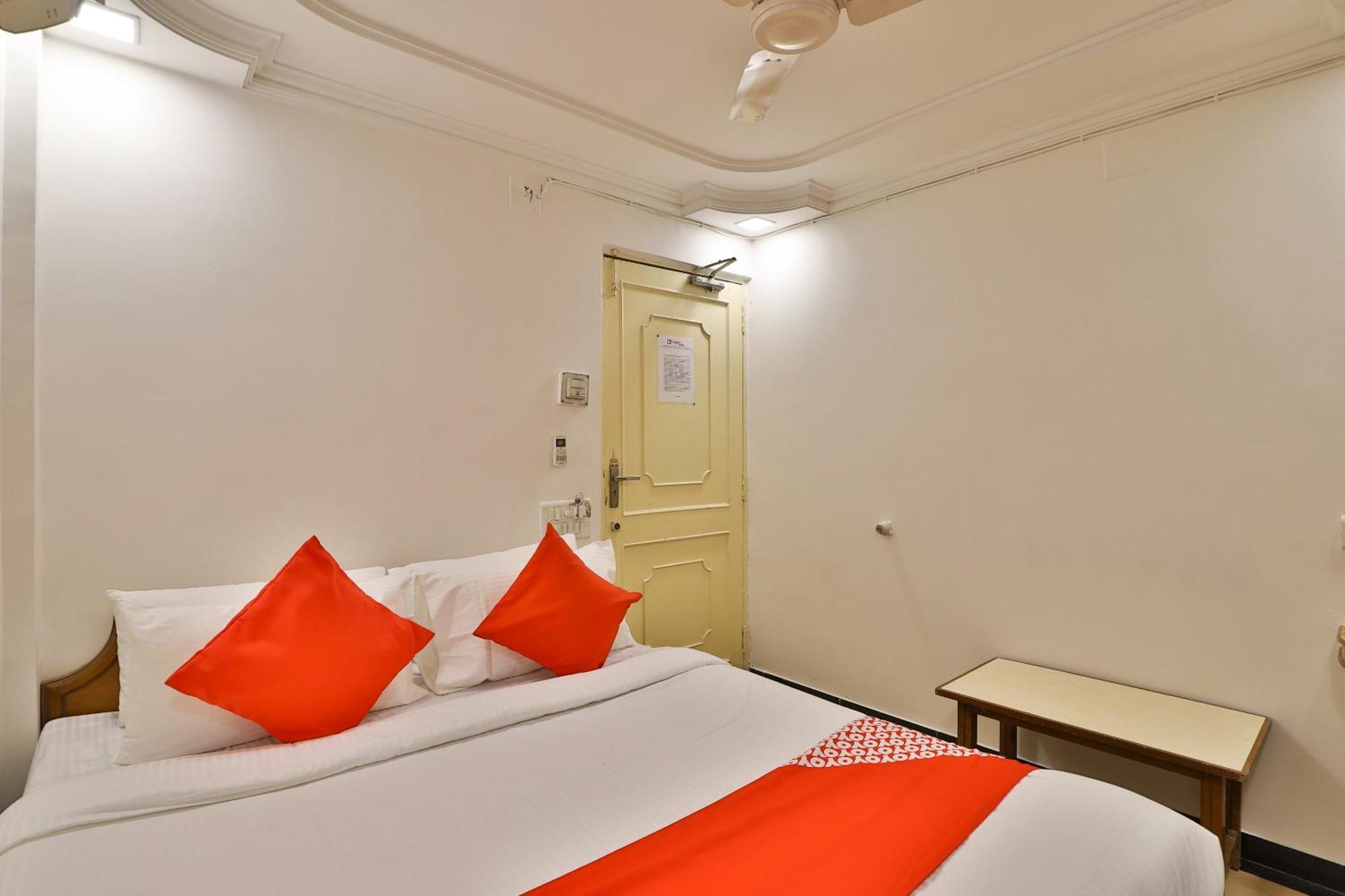 Oyo Flagship Darshan & Restaurant Hotel 4*