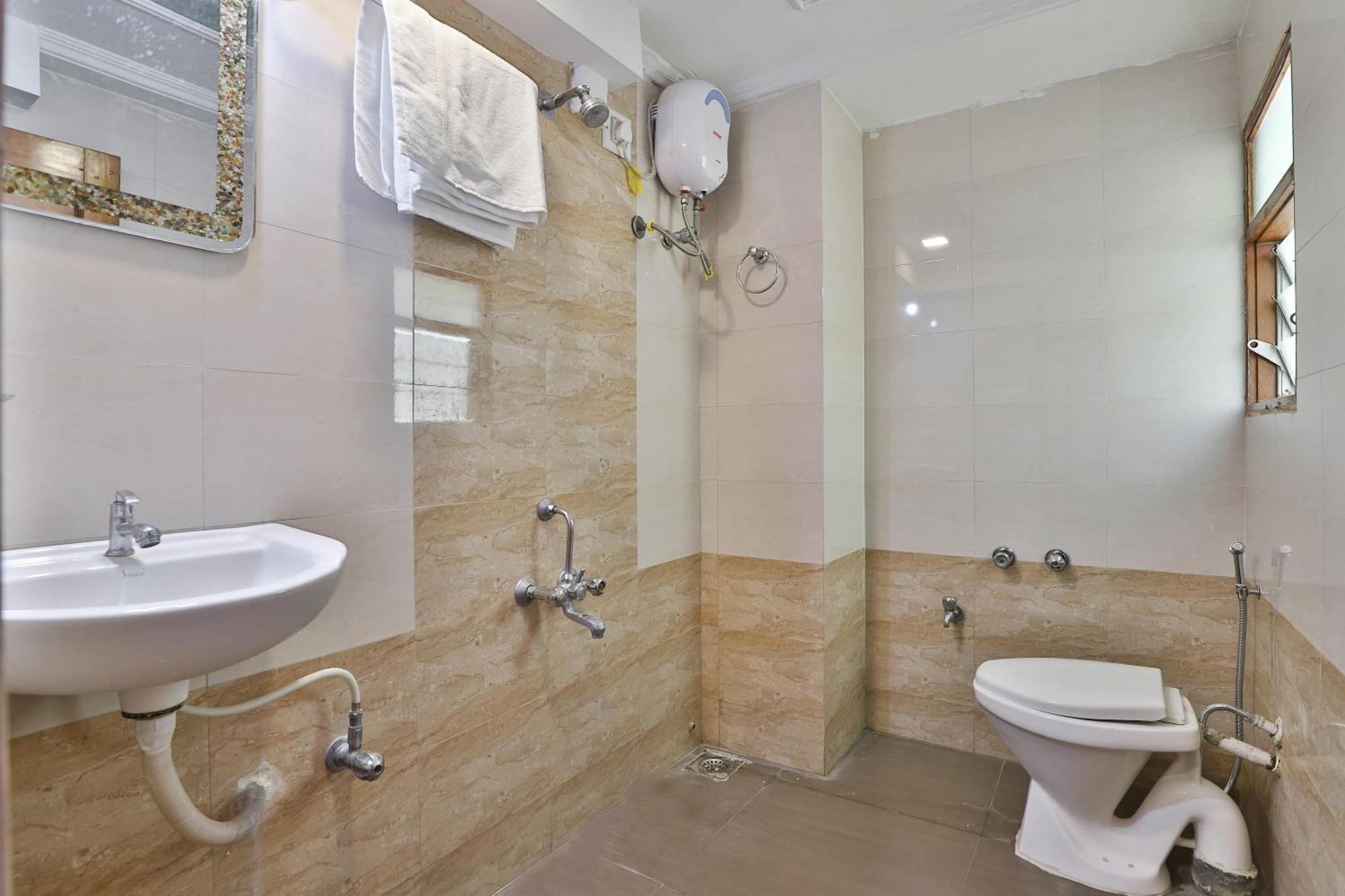 Oyo Flagship Darshan & Restaurant Hotel 4*