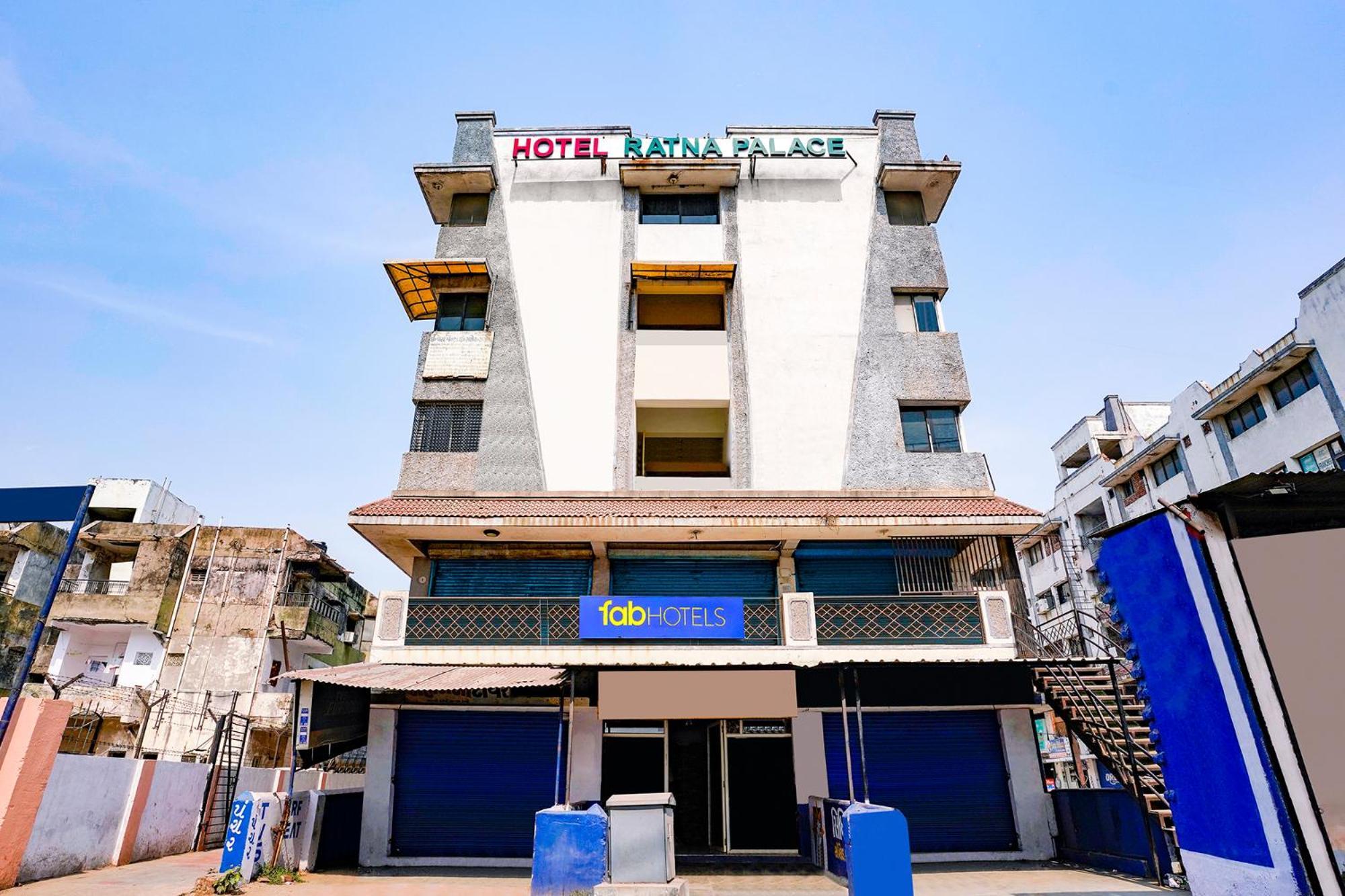 Hotel Fabhotel Ratna Palace Ahmedabad